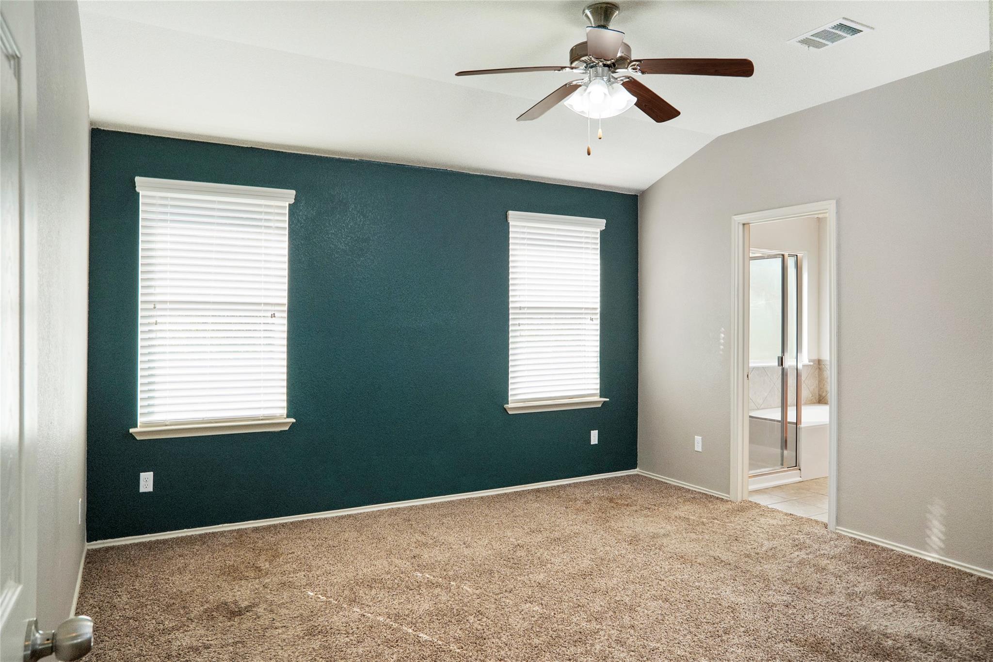 212 Foster LN