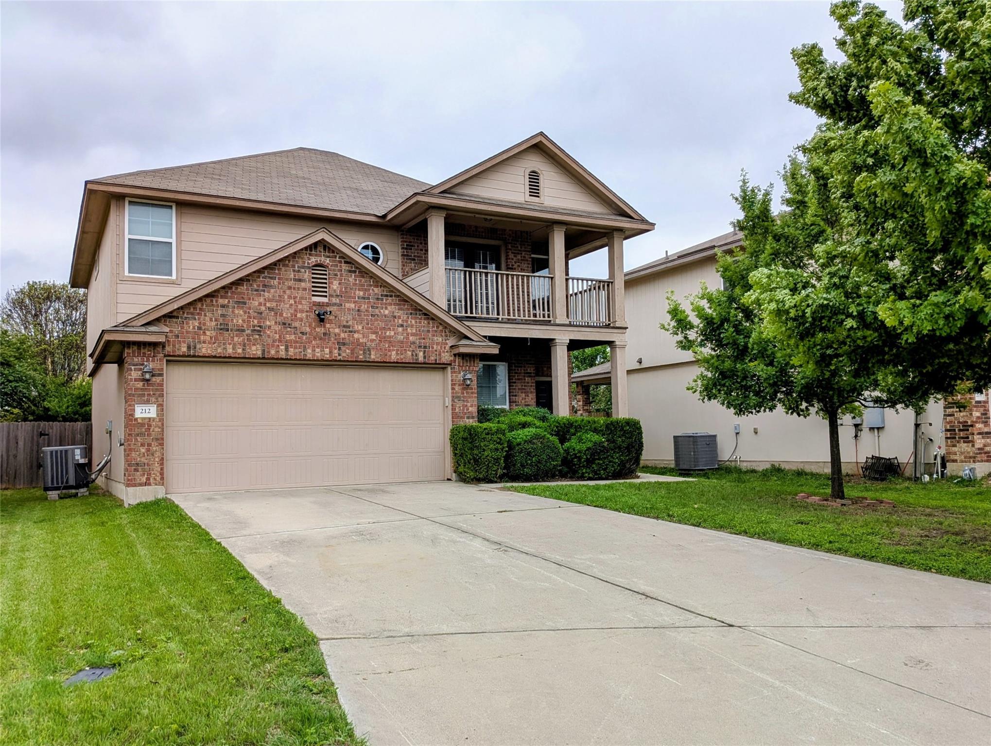 212 Foster LN