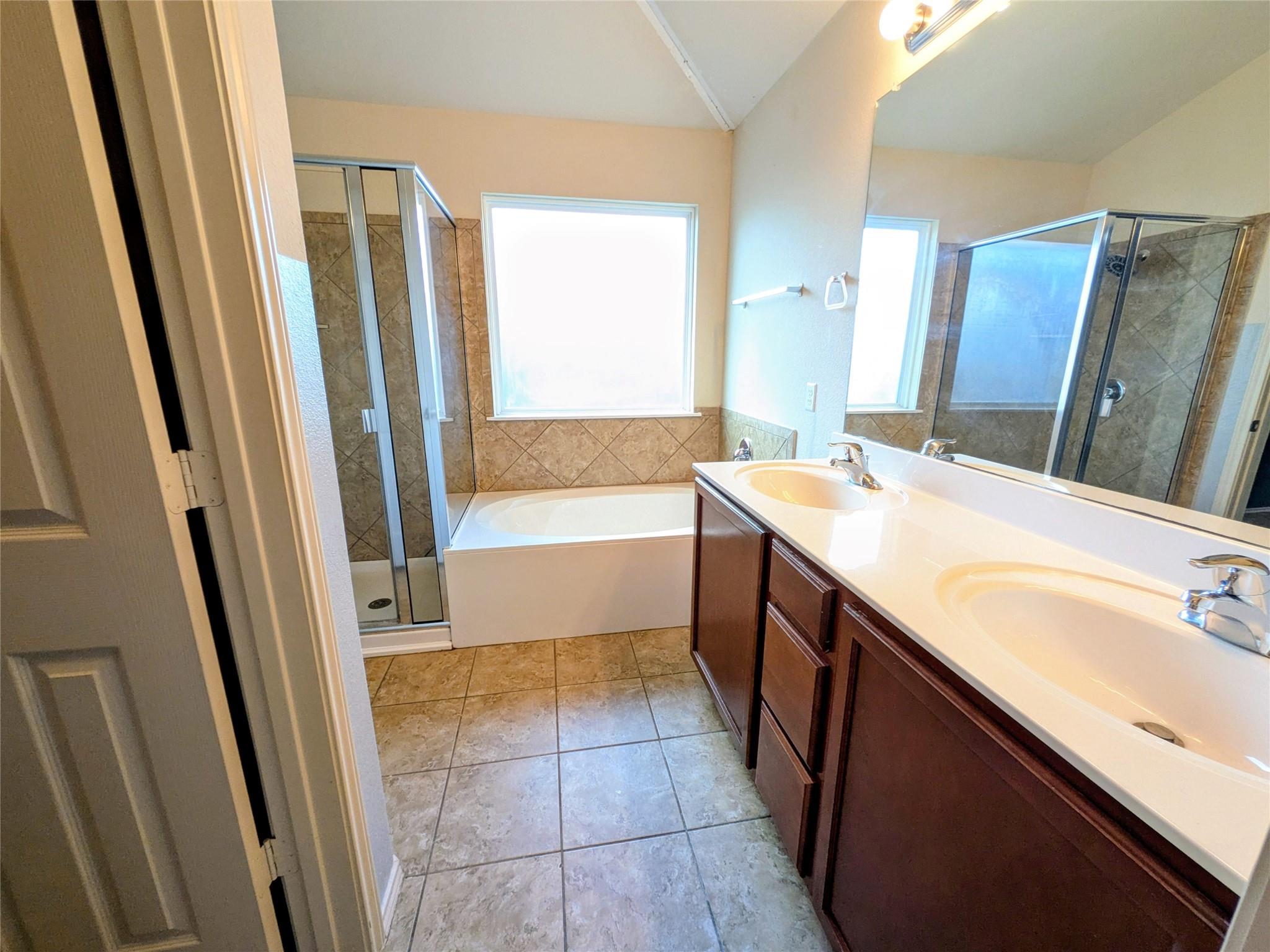 212 Foster LN