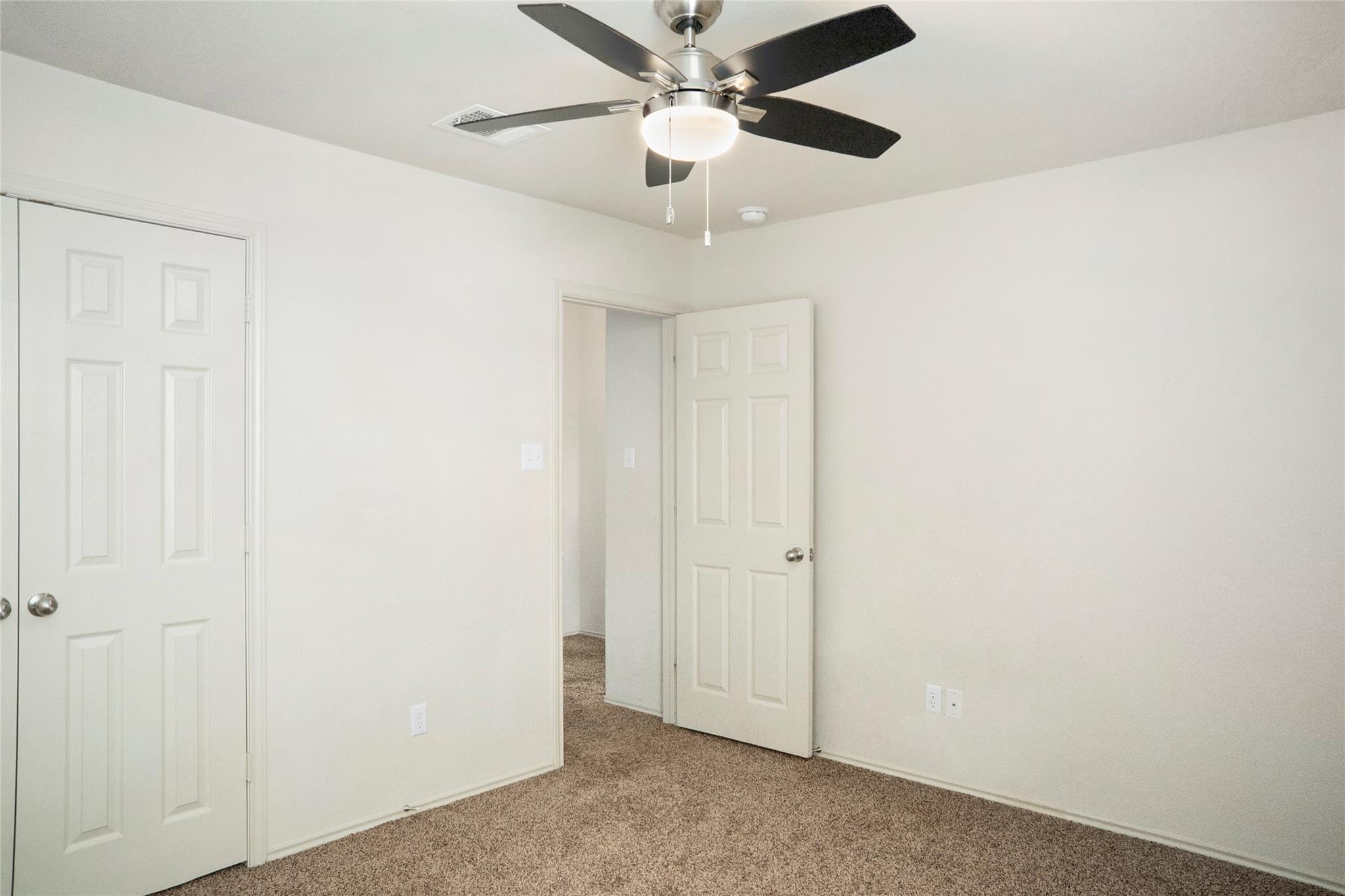 212 Foster LN