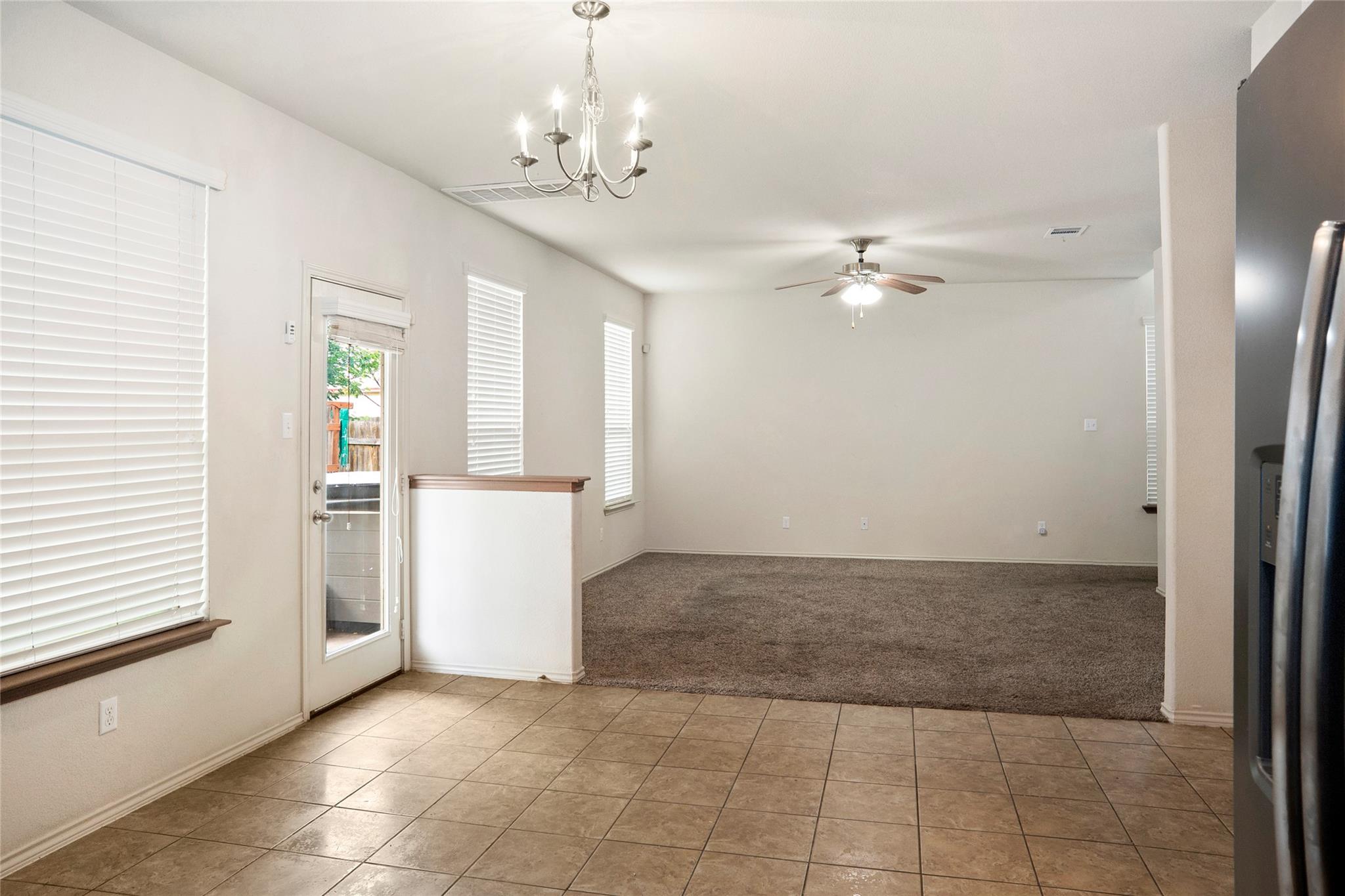 212 Foster LN