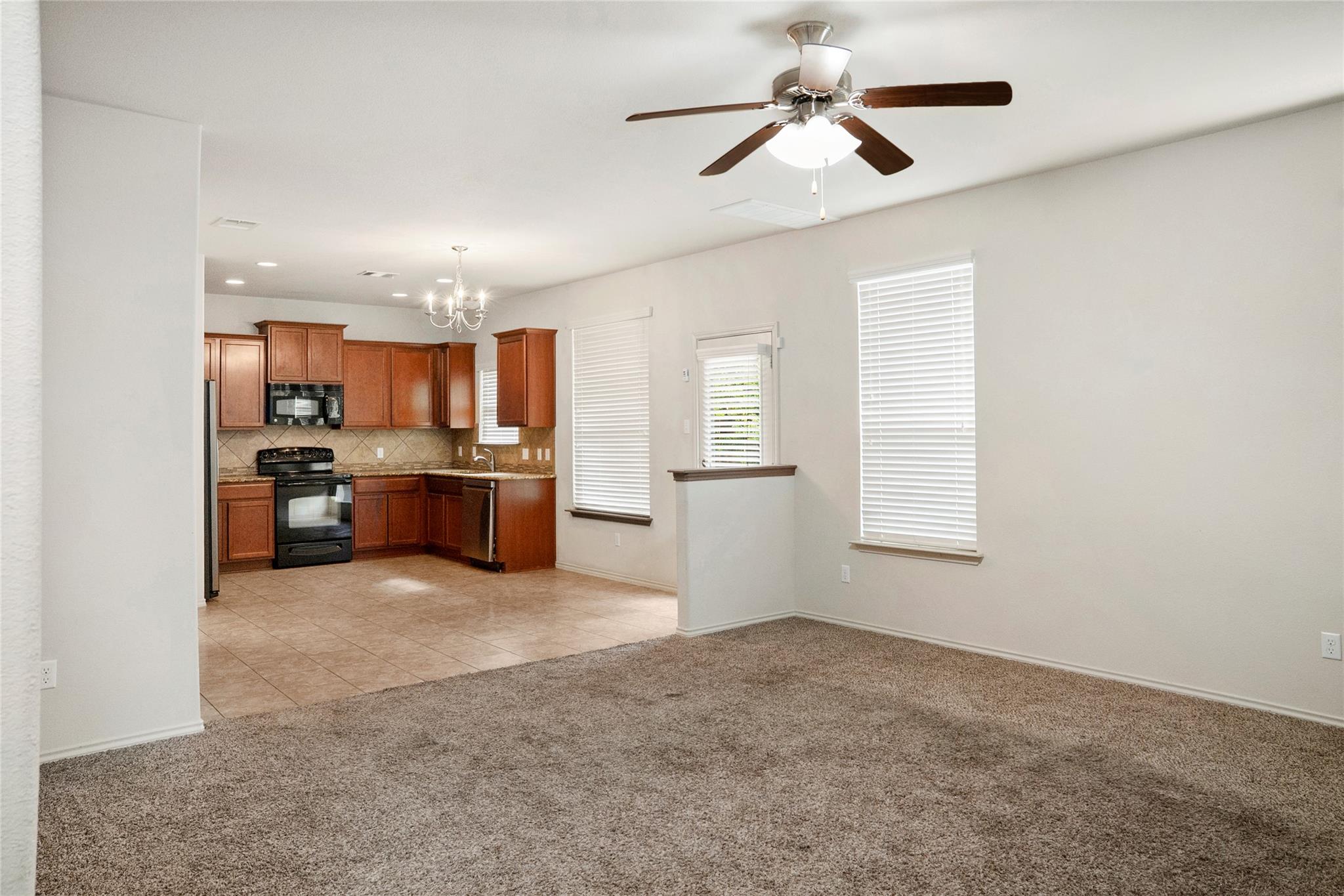 212 Foster LN