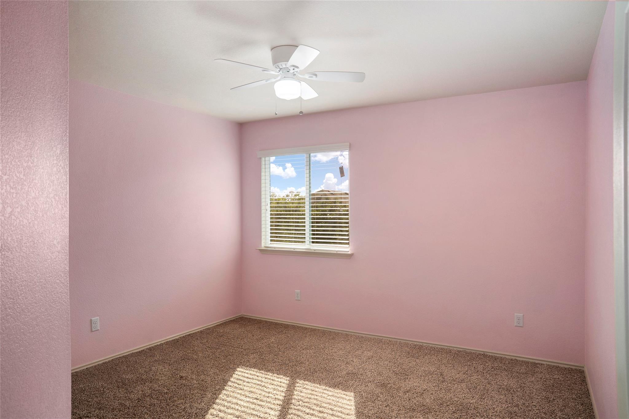 212 Foster LN