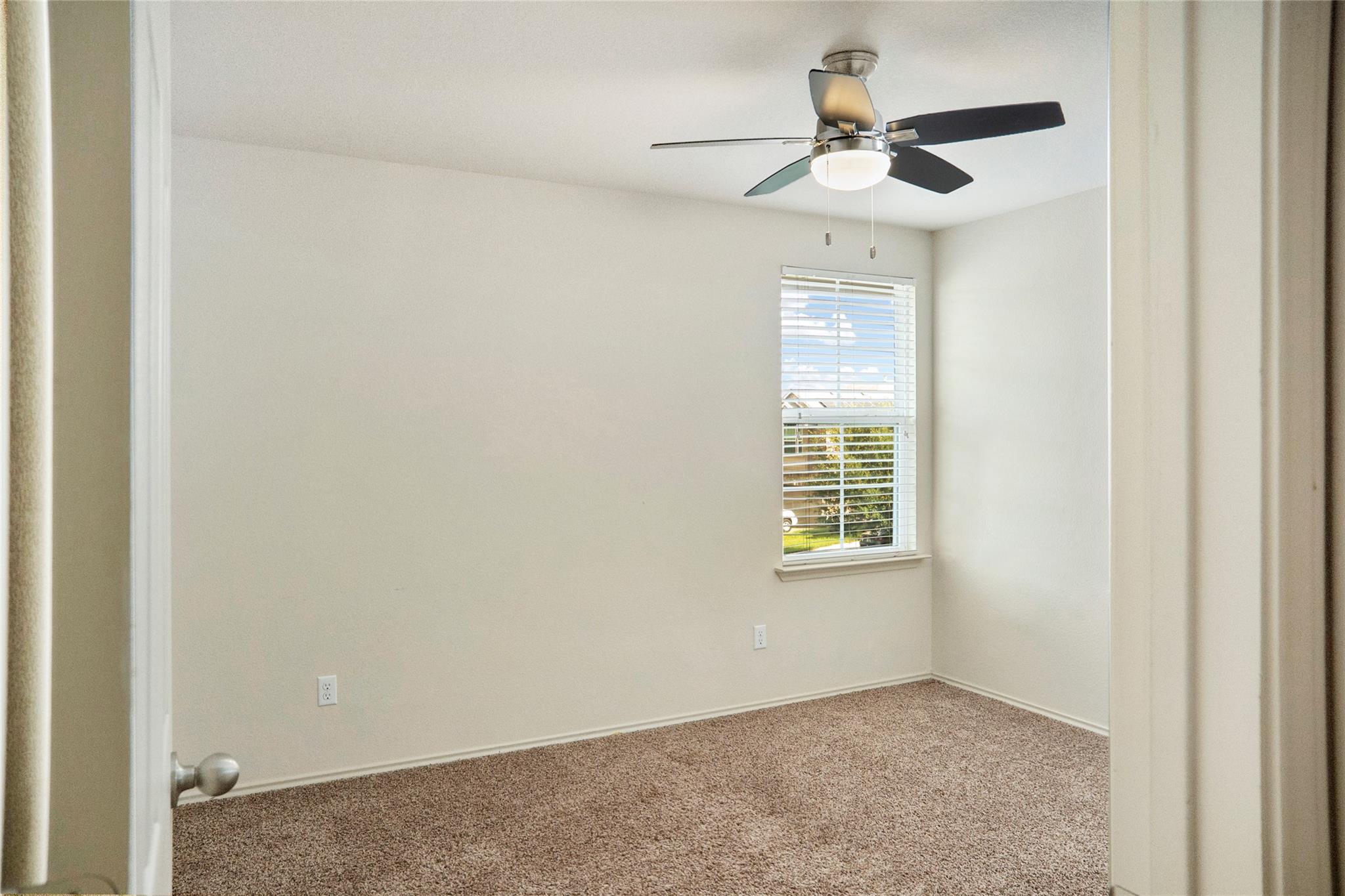 212 Foster LN