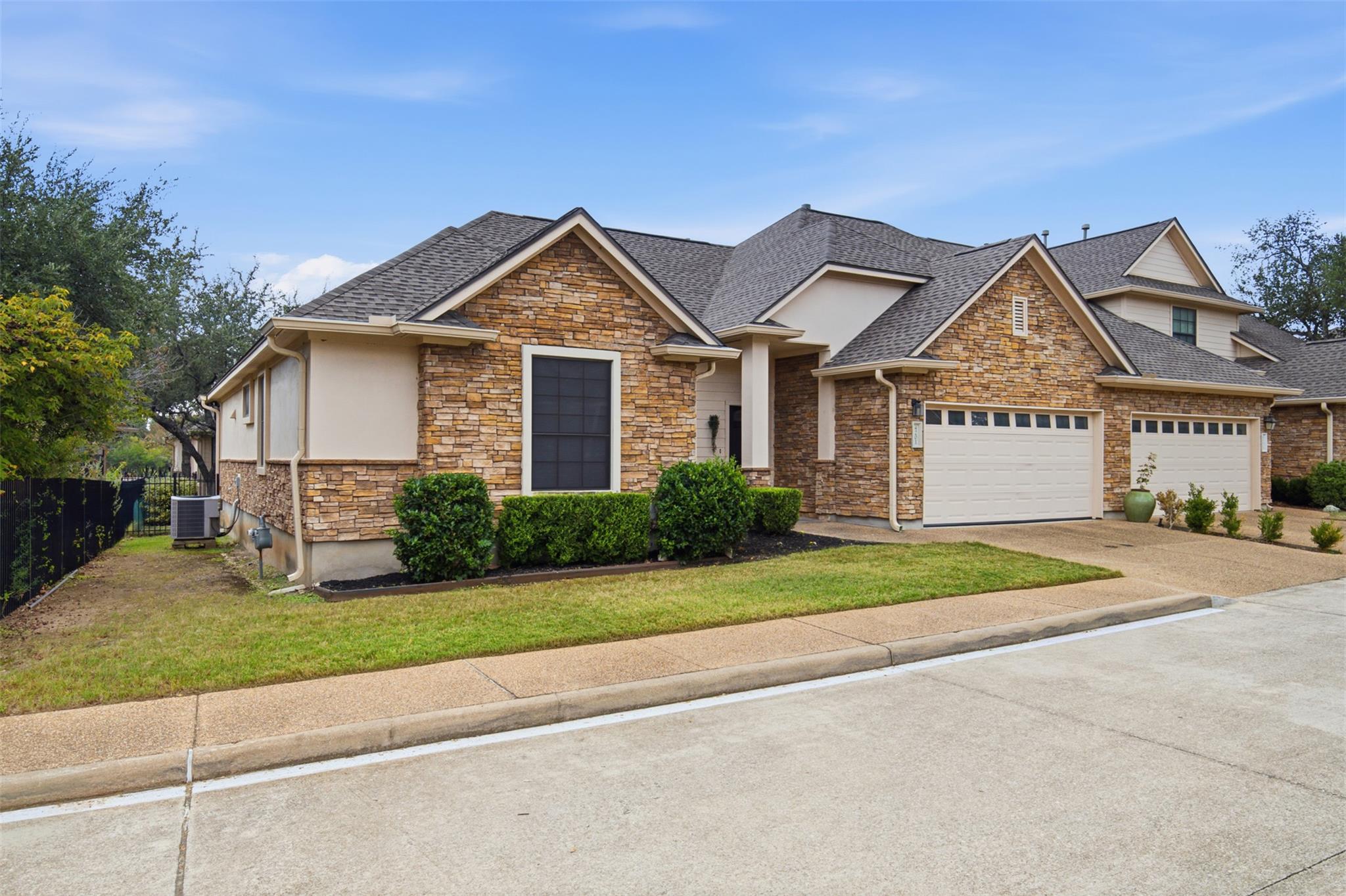 4201 Wild Iris LN