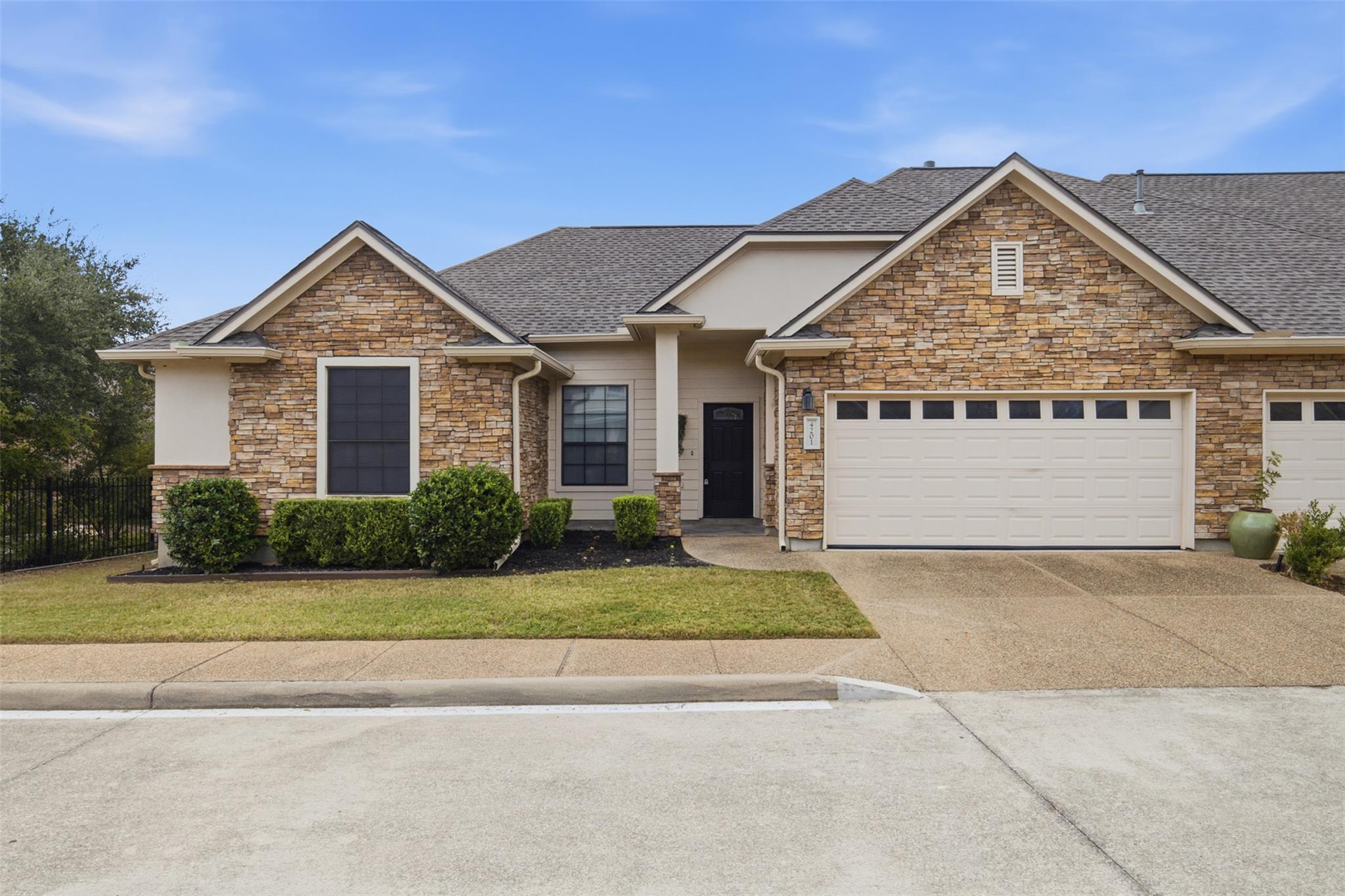 4201 Wild Iris LN