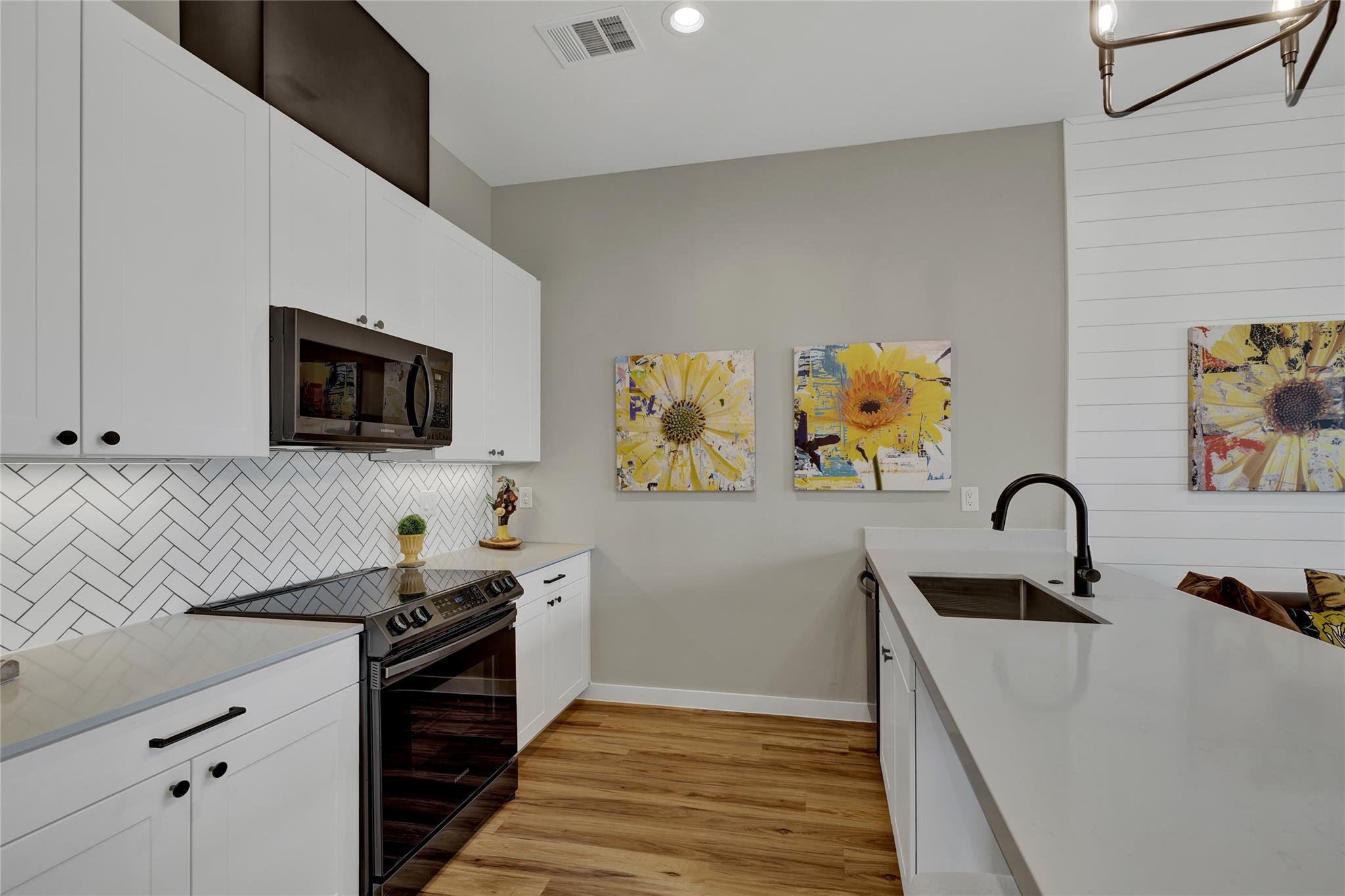 1208 Academy Academy Ave # 3101