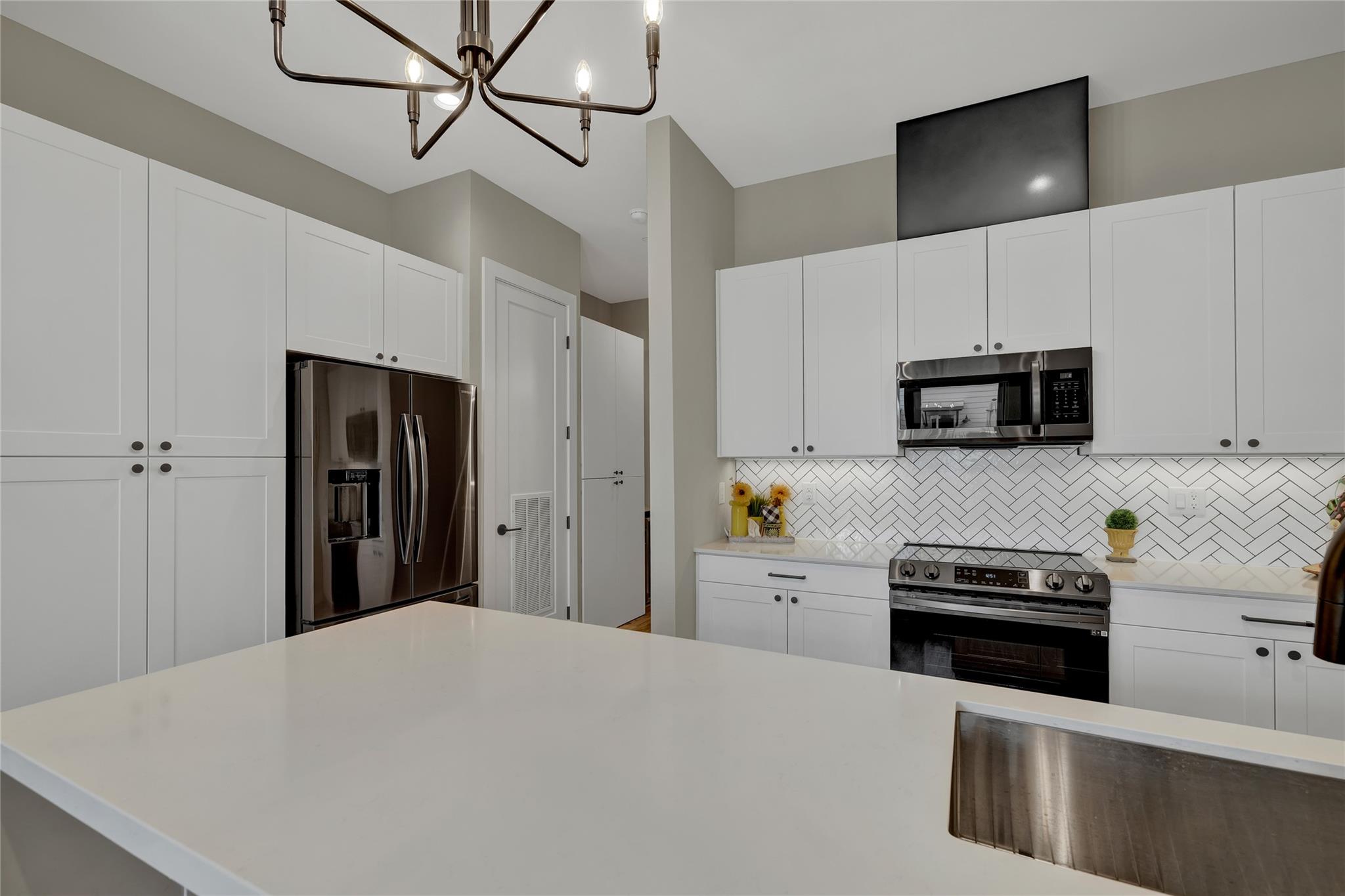 1208 Academy Academy Ave # 3101