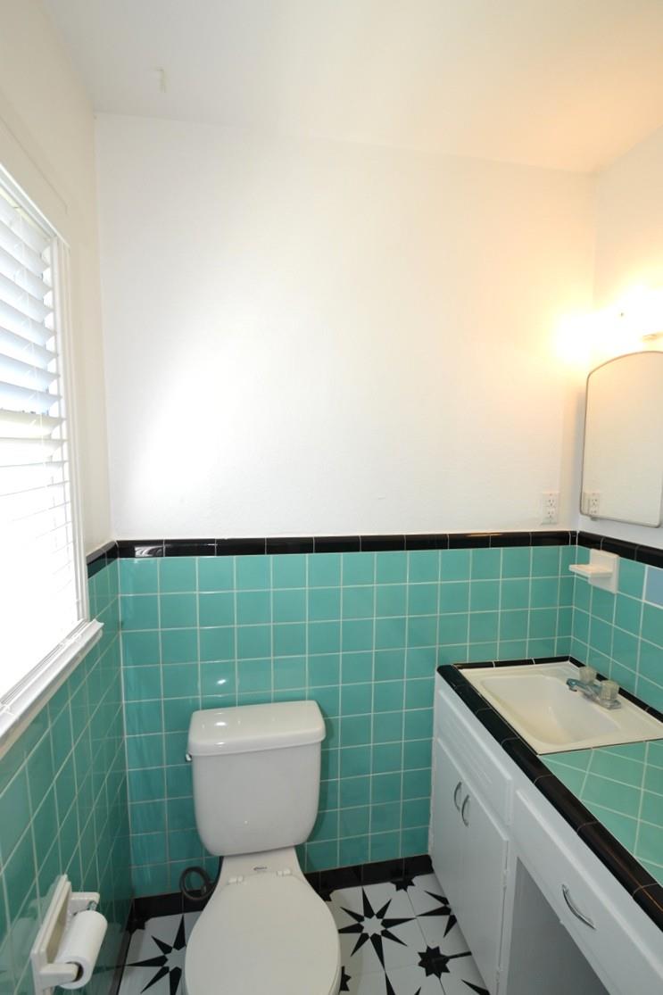 1211 Ridgemont DR