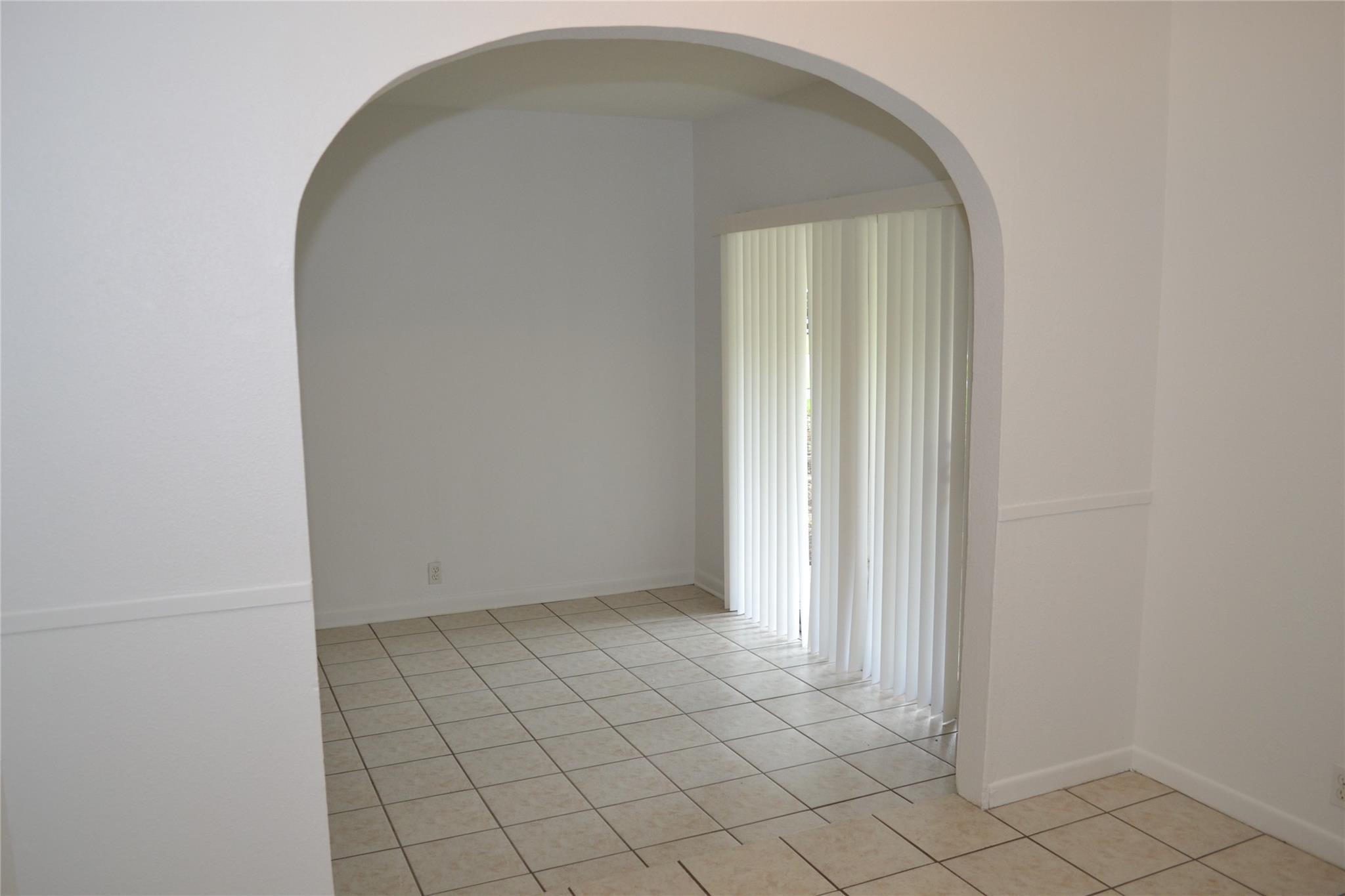1211 Ridgemont DR