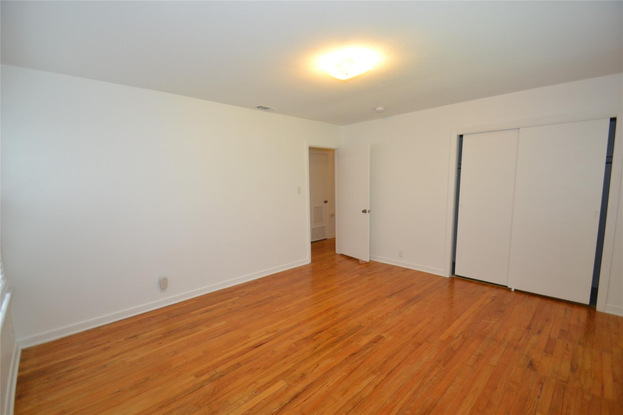 1211 Ridgemont DR
