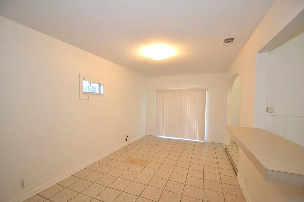 1211 Ridgemont DR