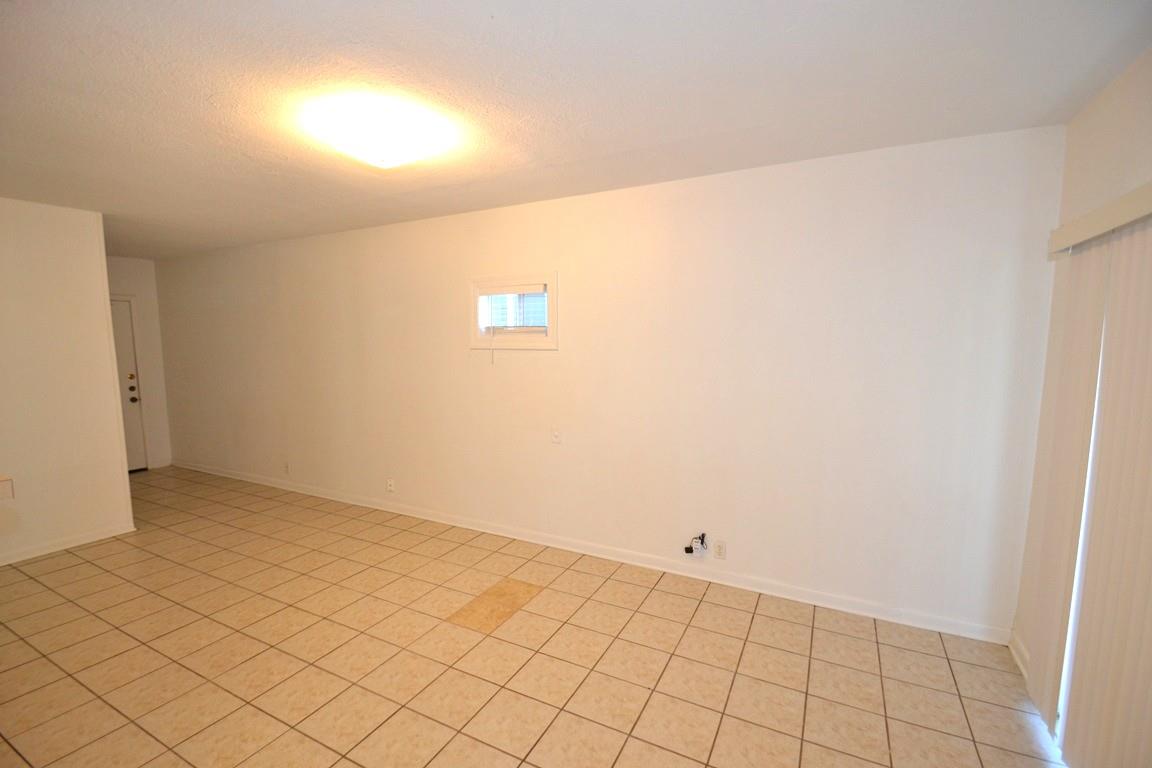 1211 Ridgemont DR