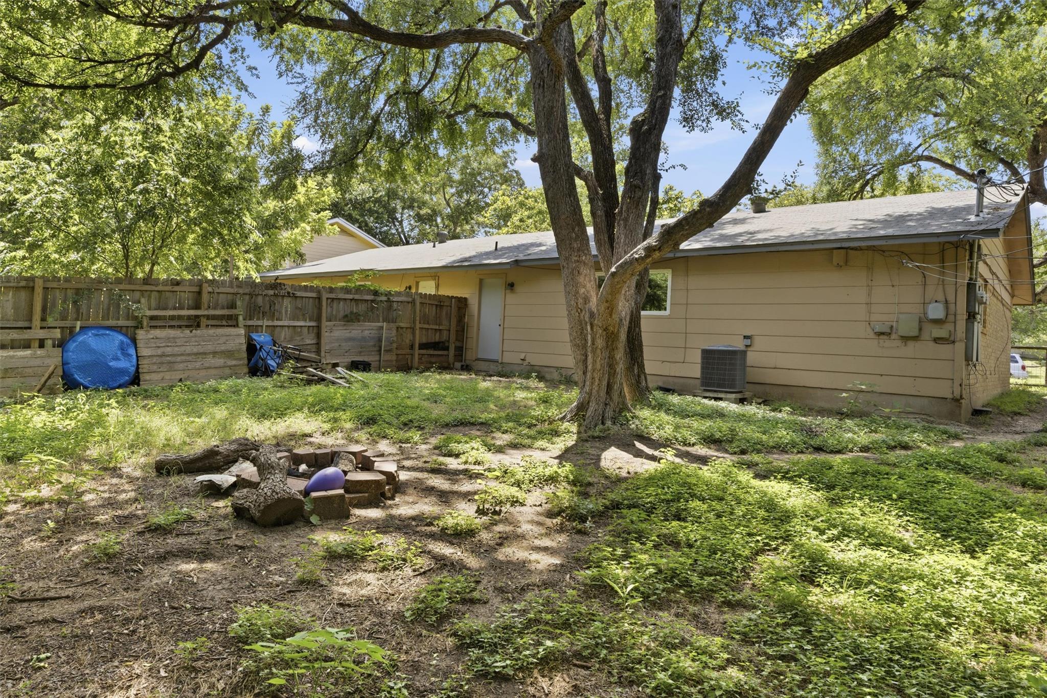 409/411 Lake Creek CIR