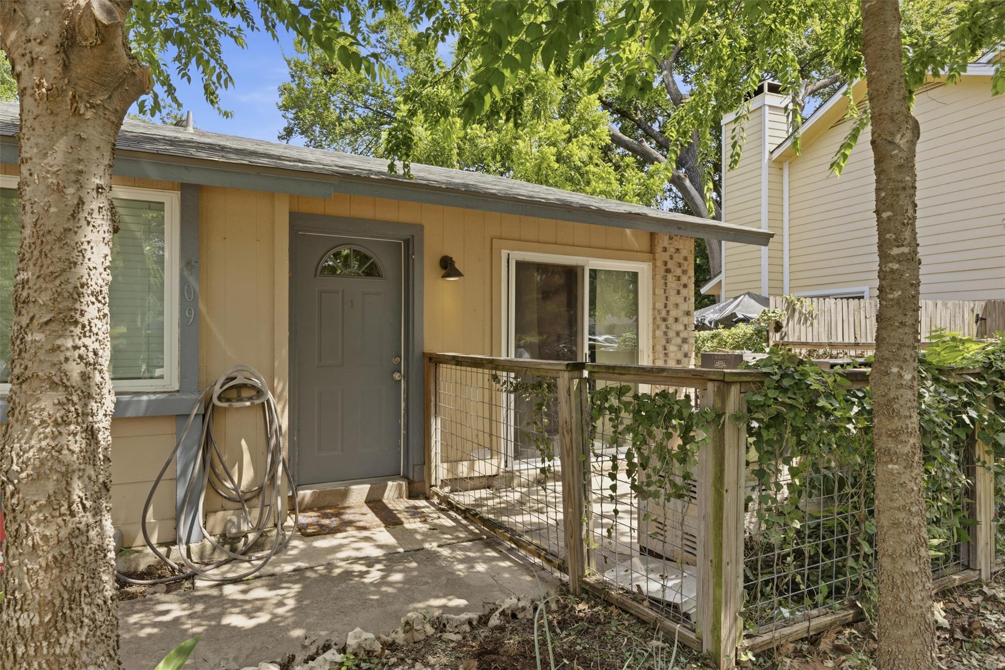 409/411 Lake Creek CIR