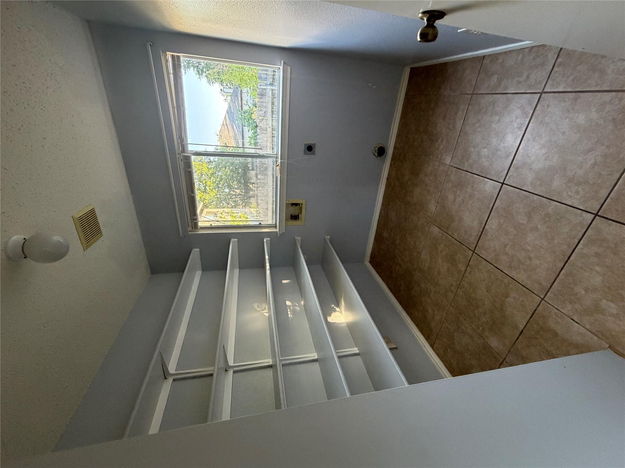 3207 Settlement DR