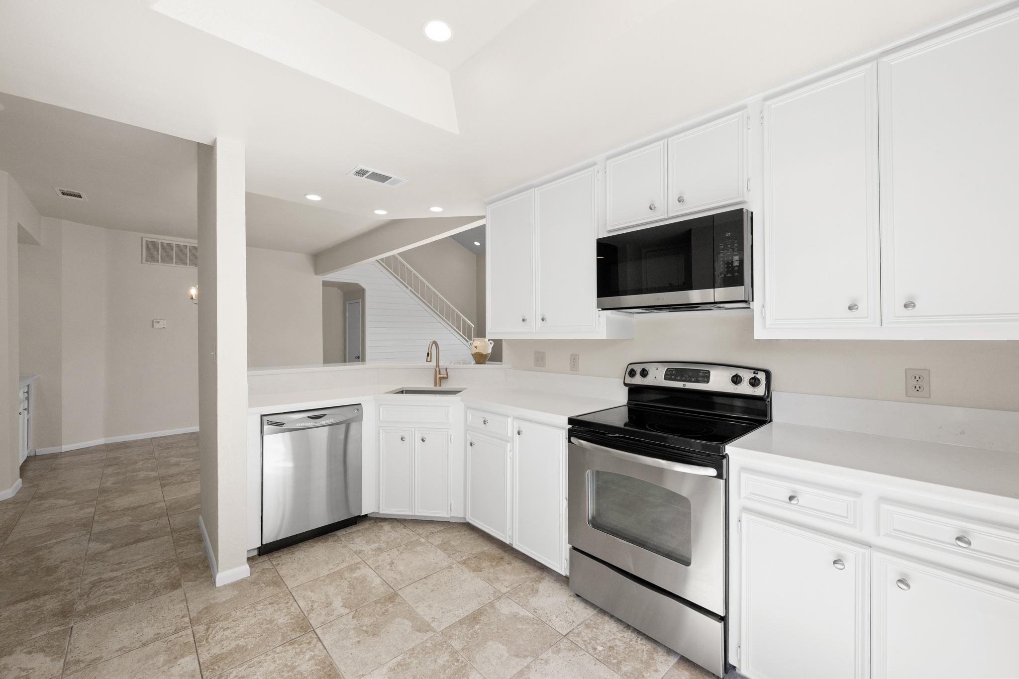 2201 Lakeway BLVD Unit: 39