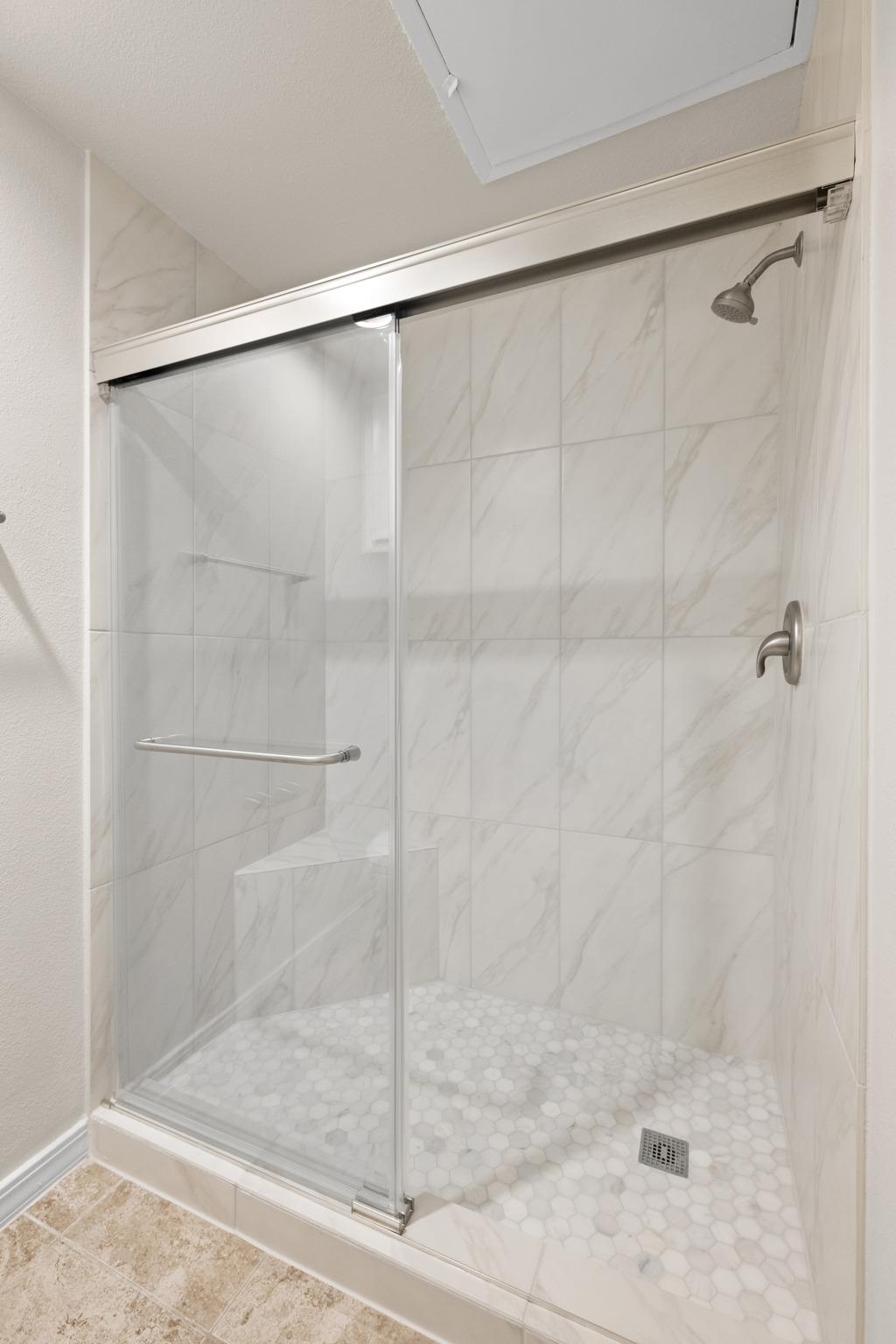 2201 Lakeway BLVD Unit: 39