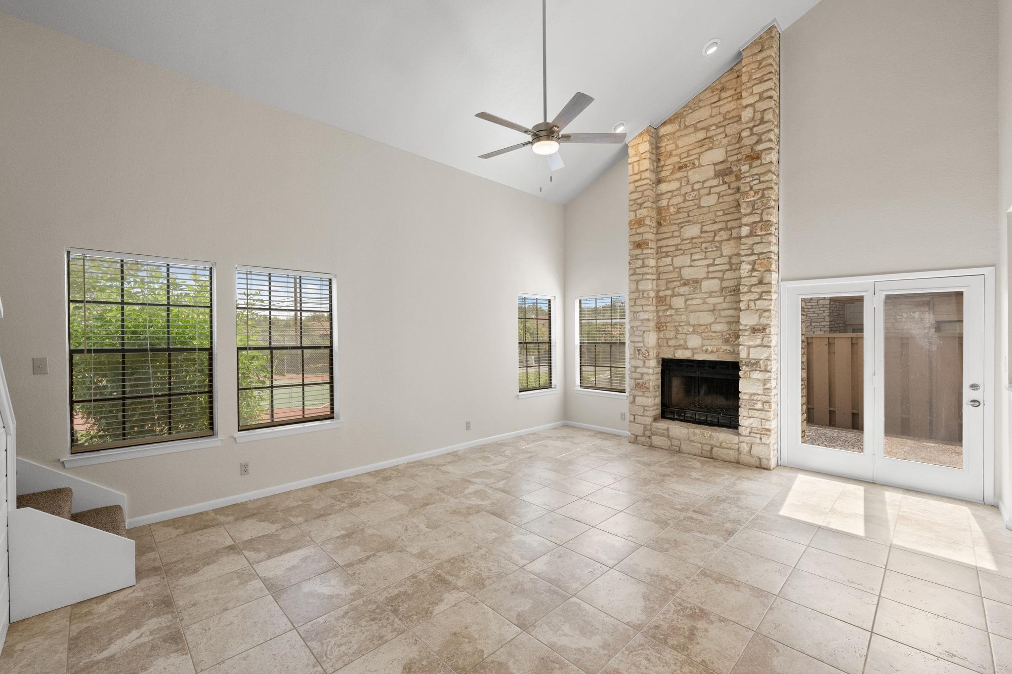 2201 Lakeway BLVD Unit: 39