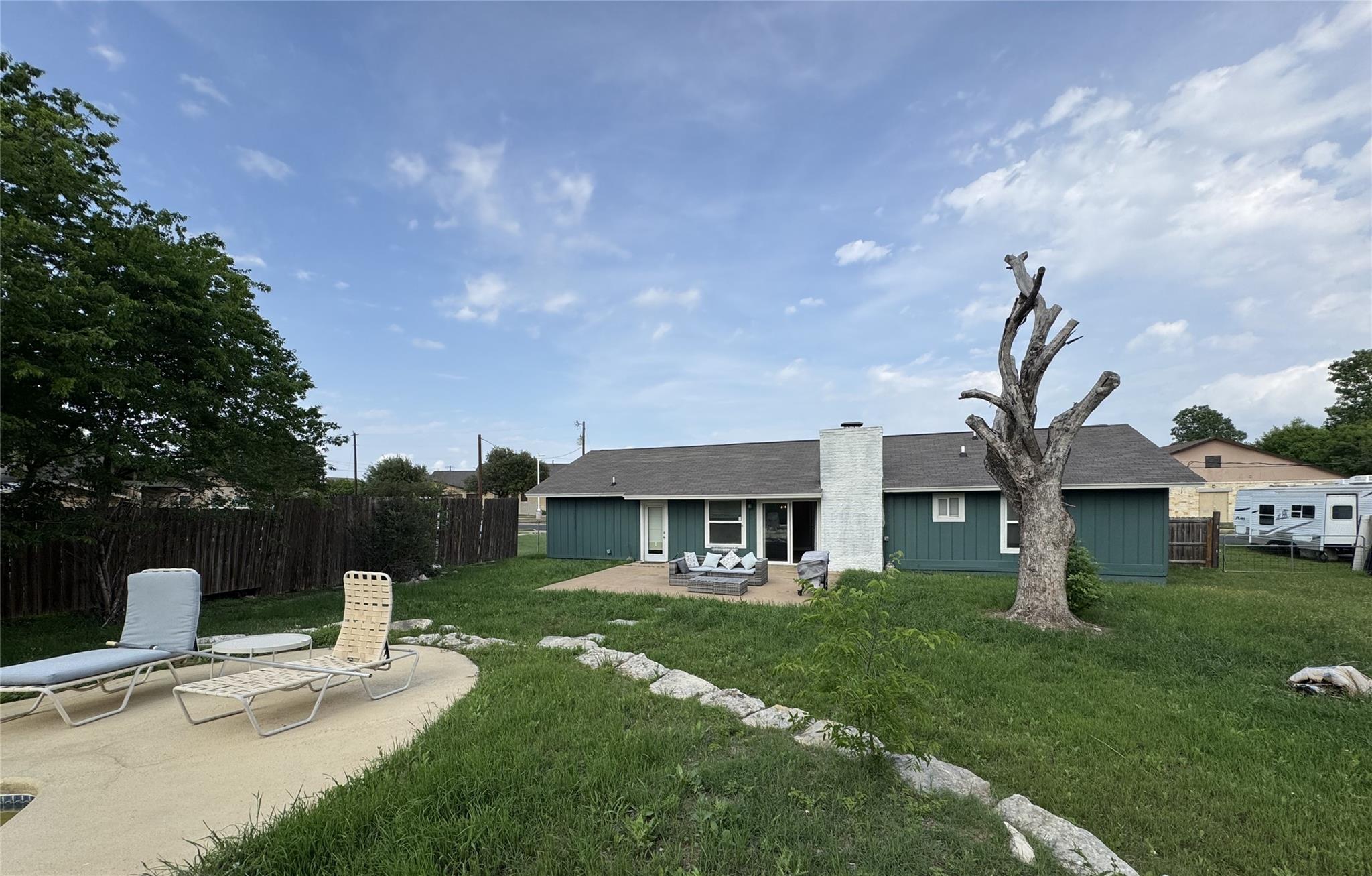 3520 Roanoke DR