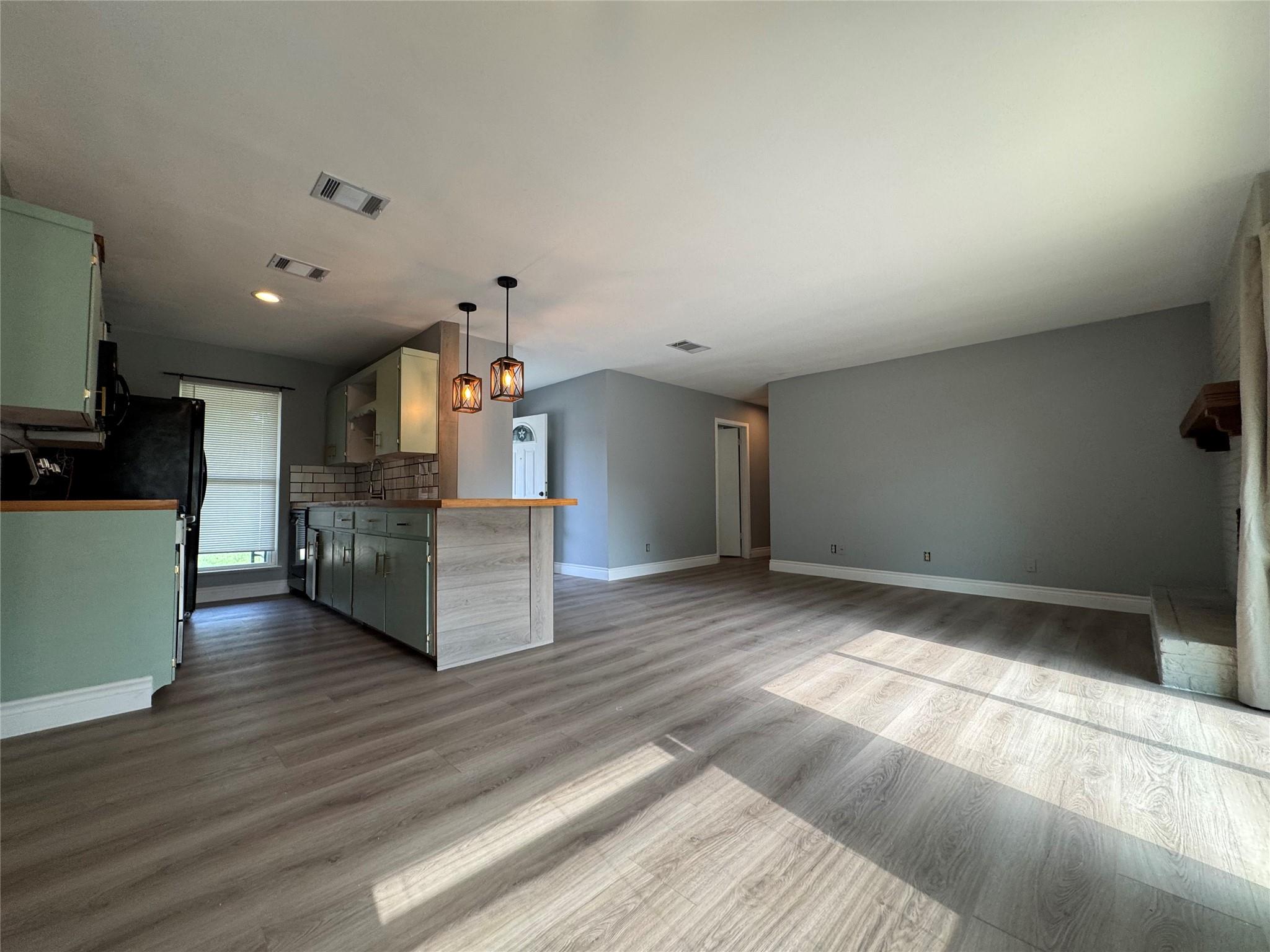3520 Roanoke DR