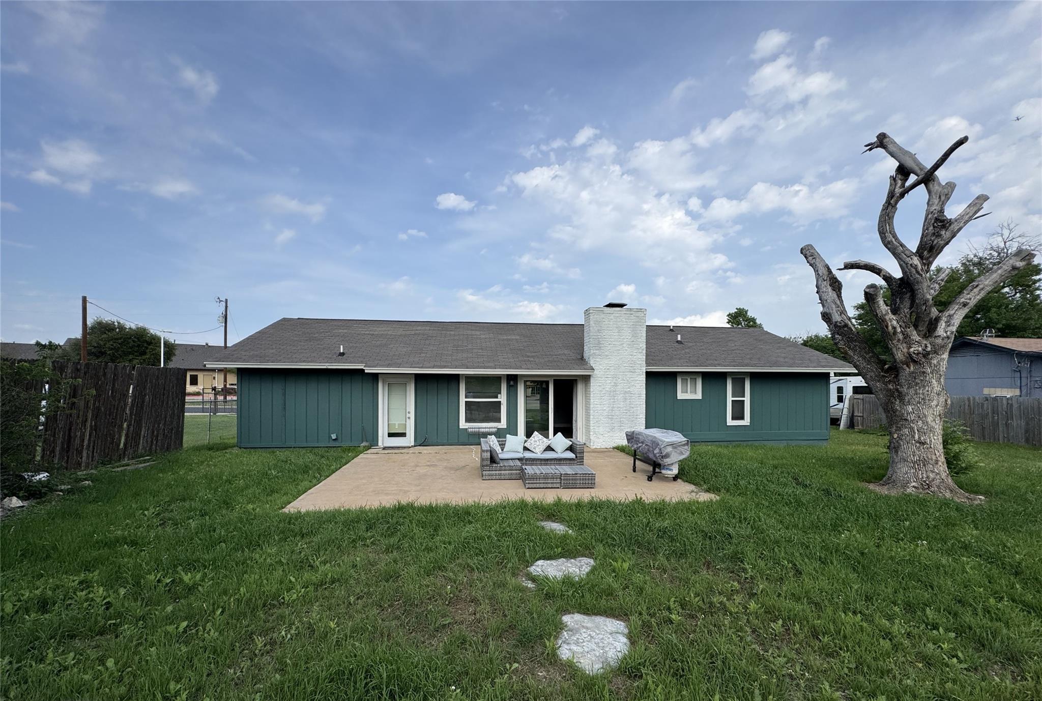 3520 Roanoke DR