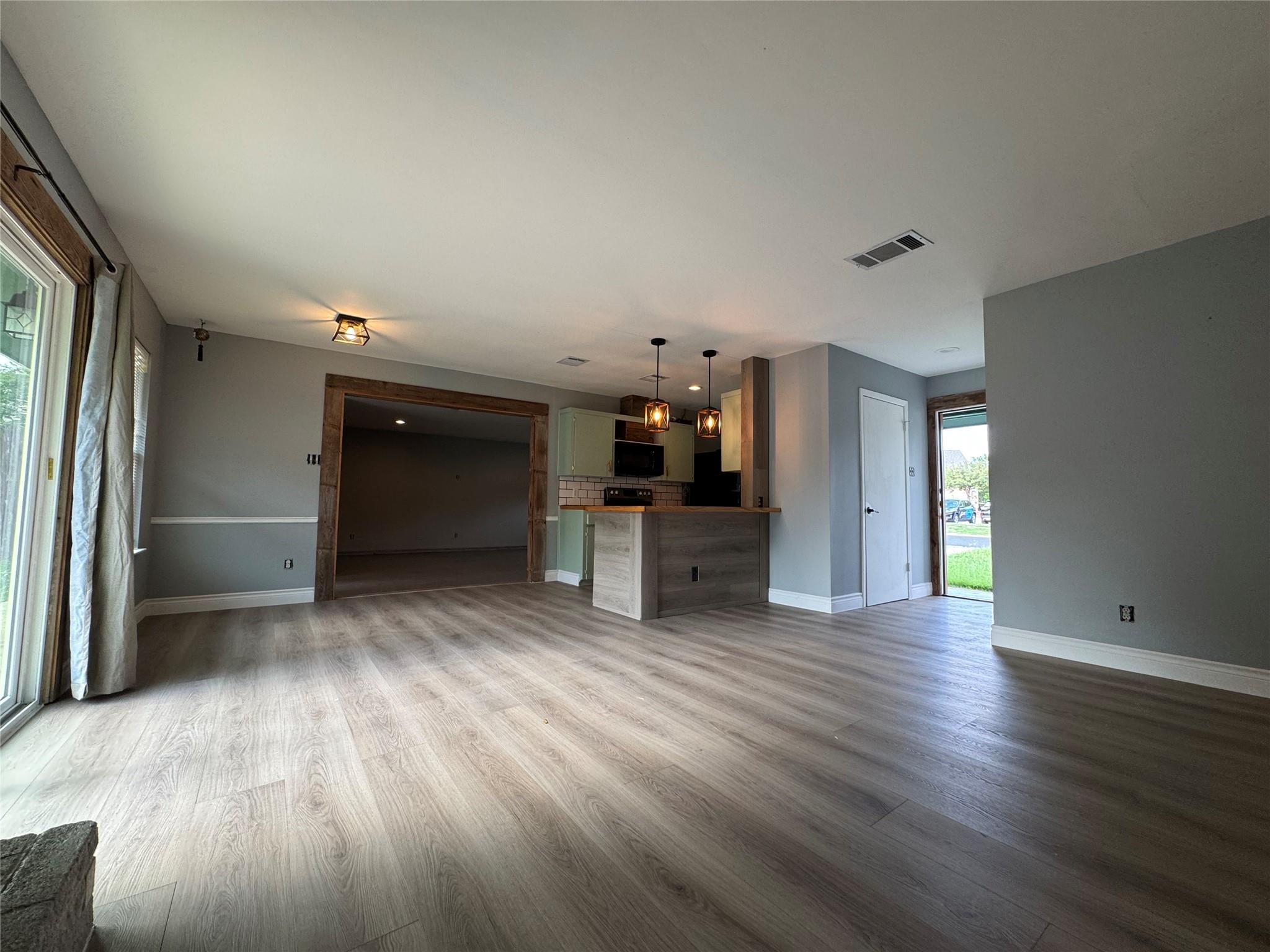 3520 Roanoke DR