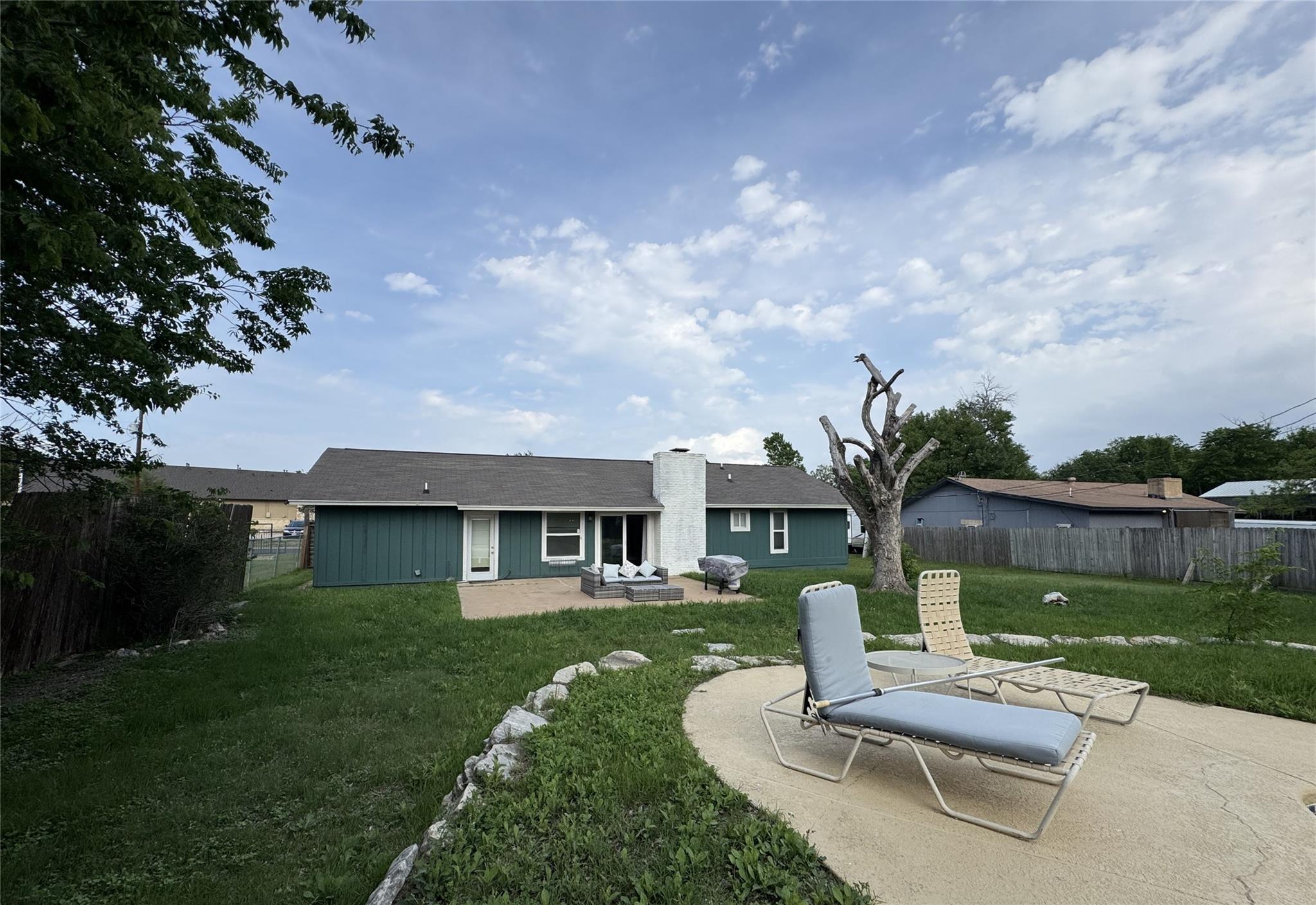 3520 Roanoke DR