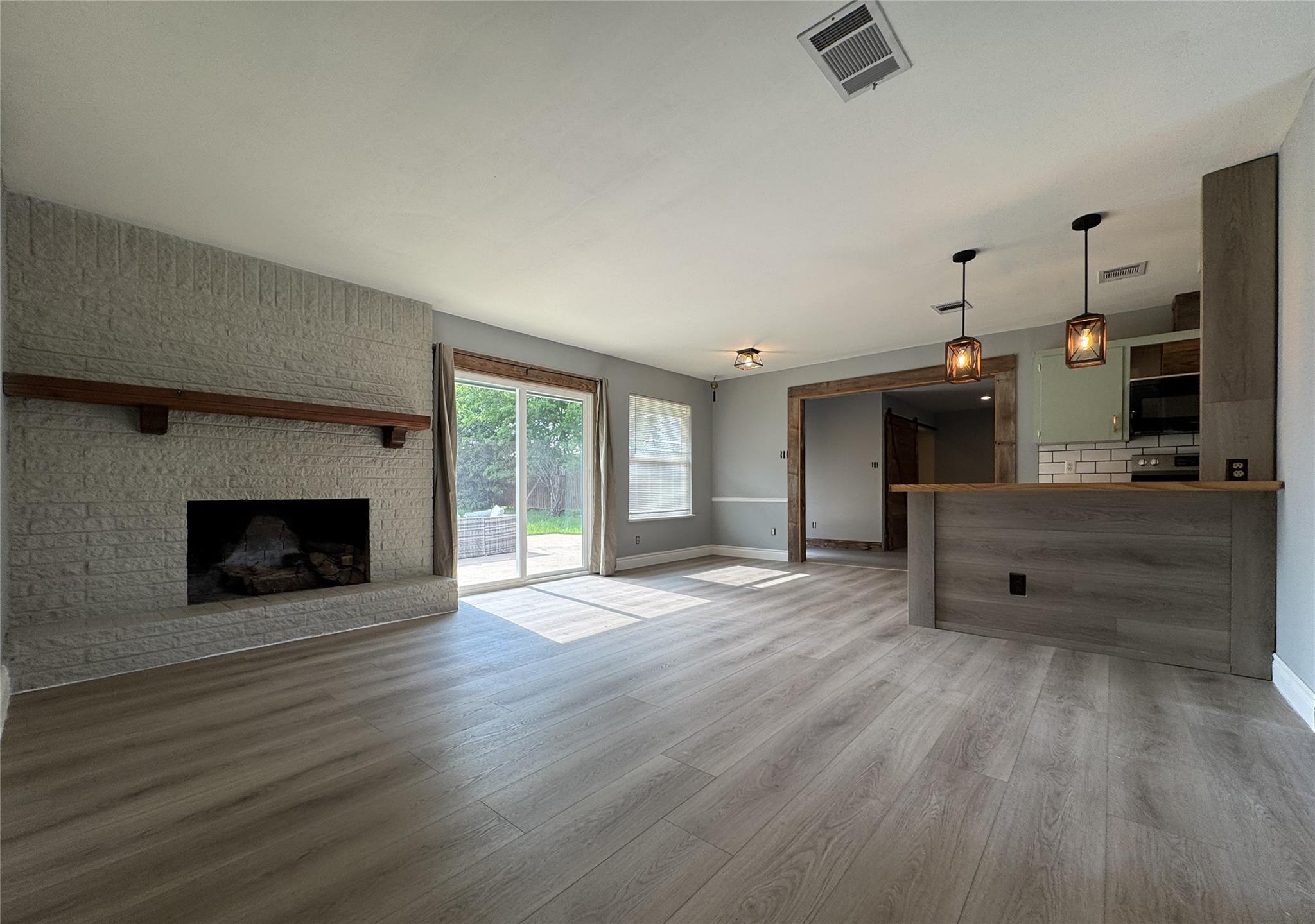 3520 Roanoke DR