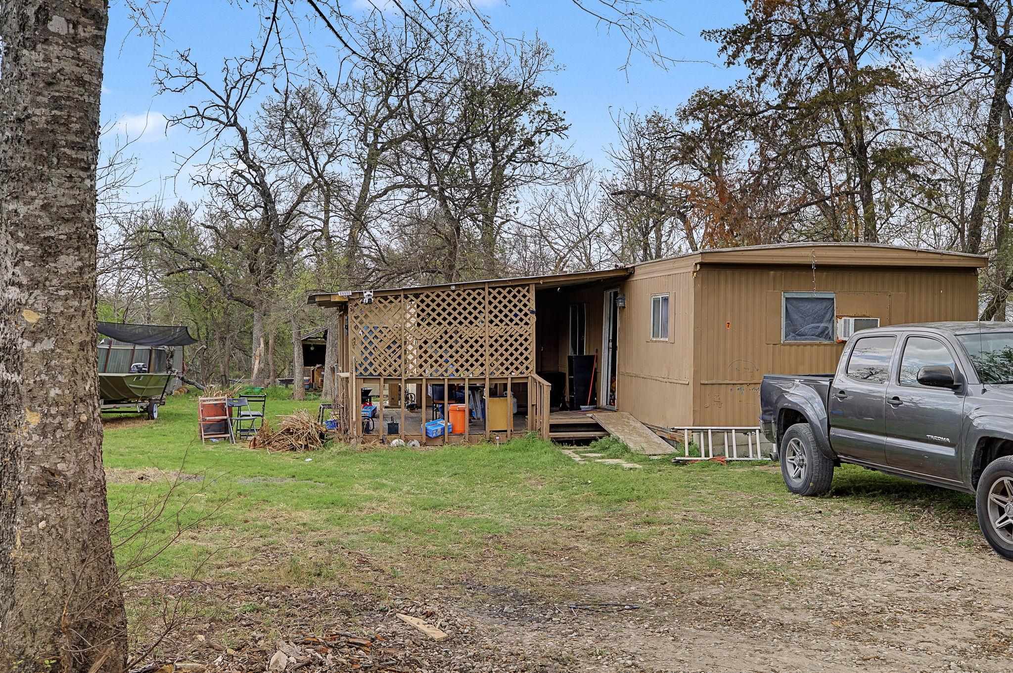 5805 Blue Bluff RD