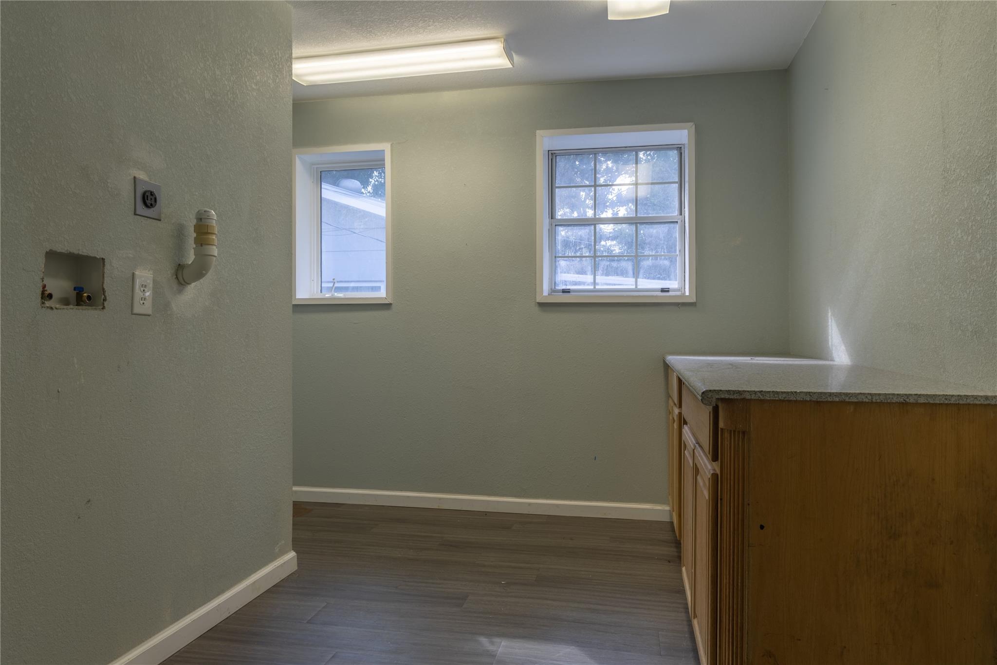 120 Erskine Ferry RD