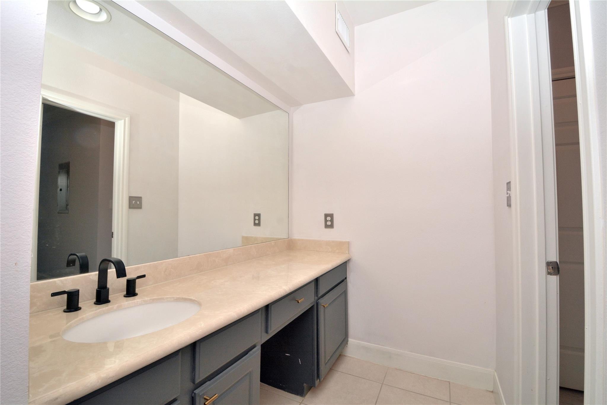 7701 RIALTO BLVD # 124