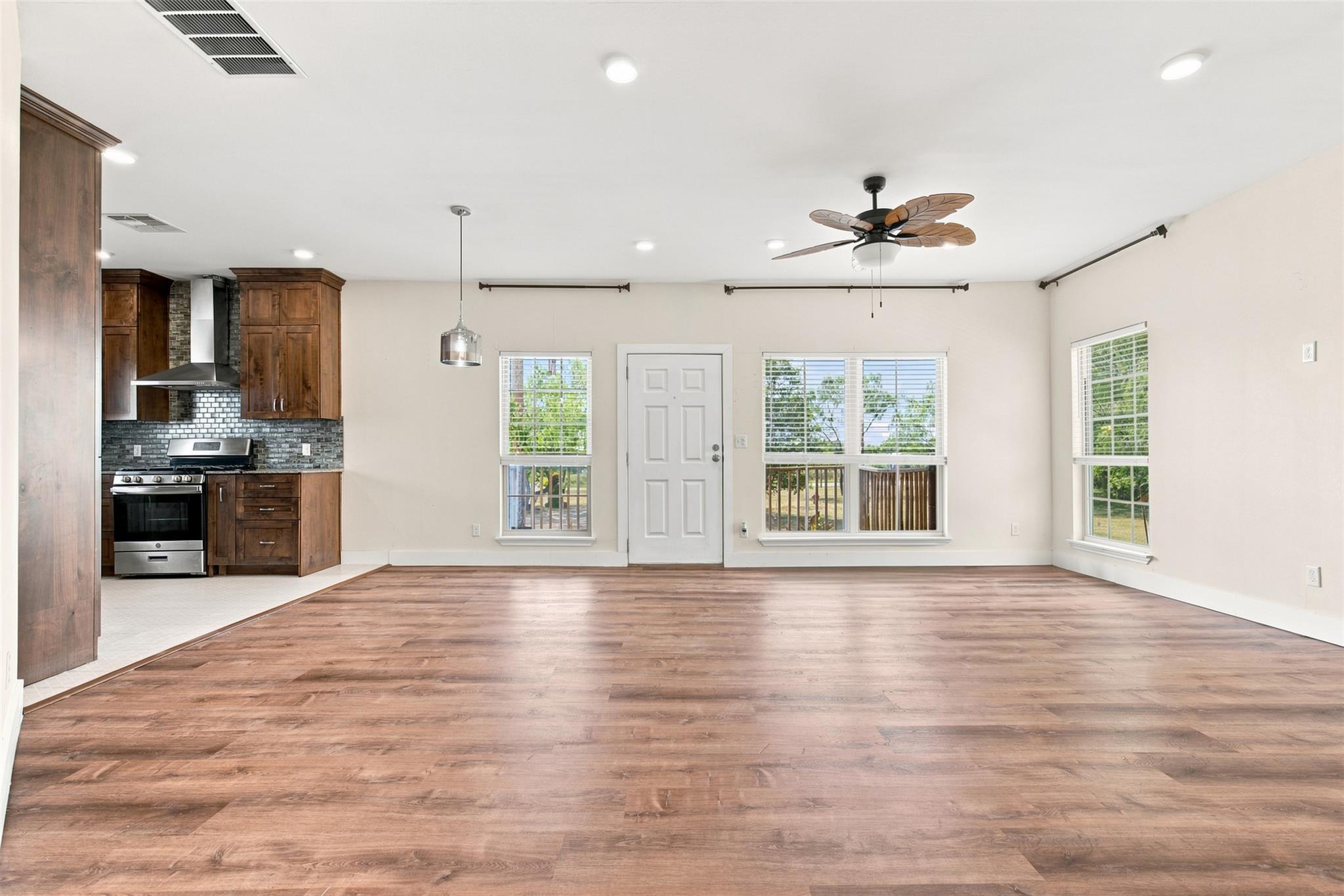 600 Highland Ranch WAY