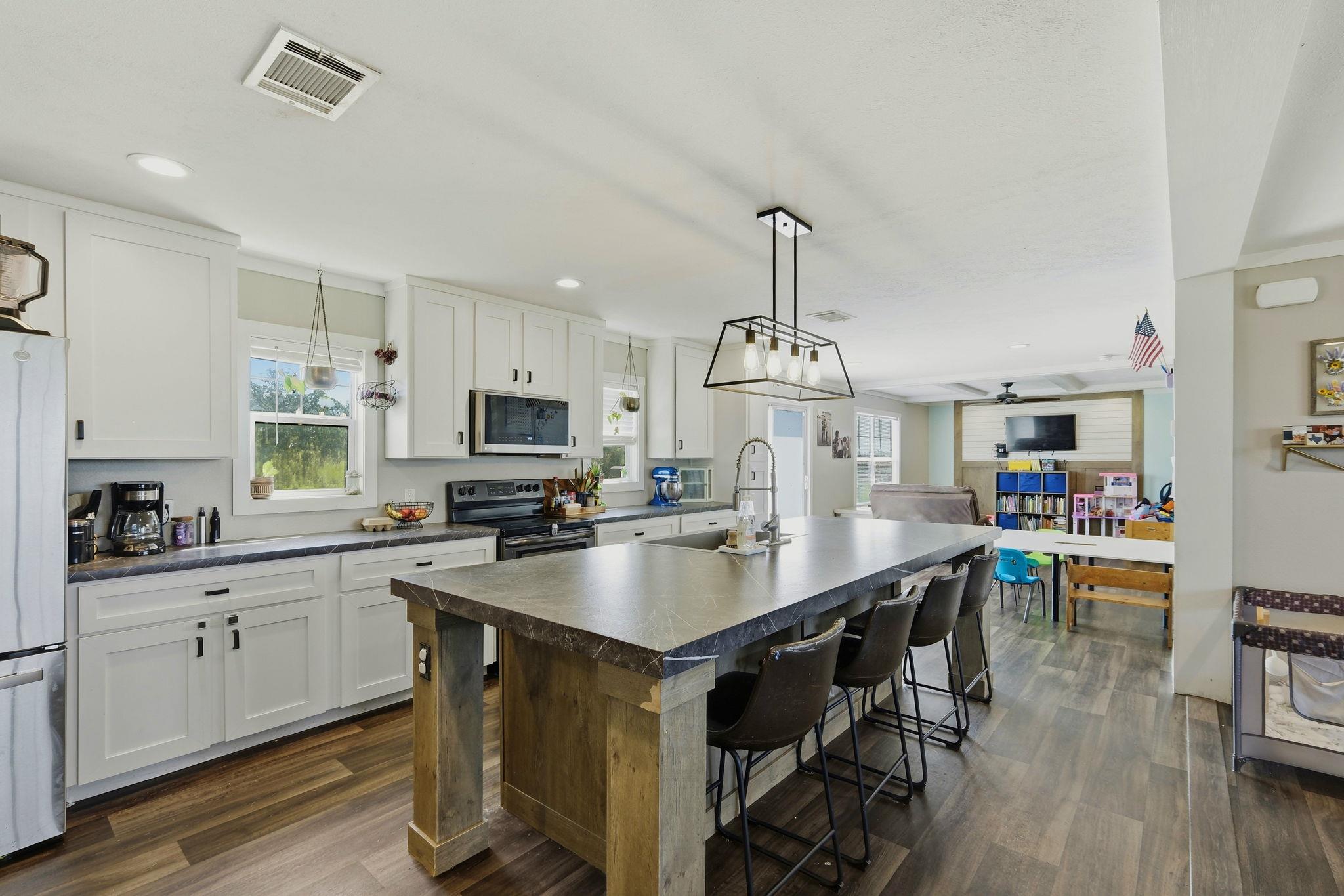 1951 County Road 475