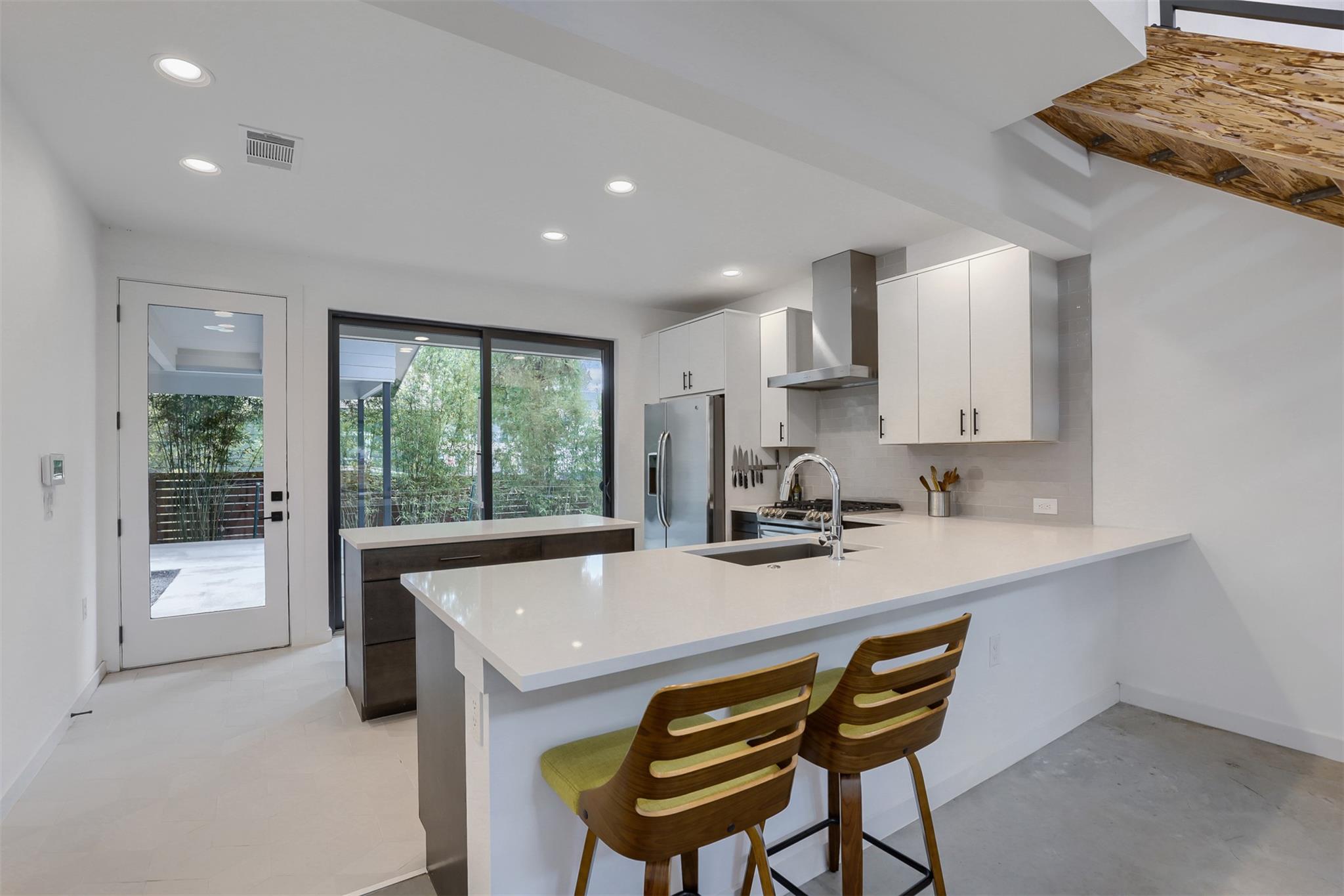 2001 Sl Davis Ave