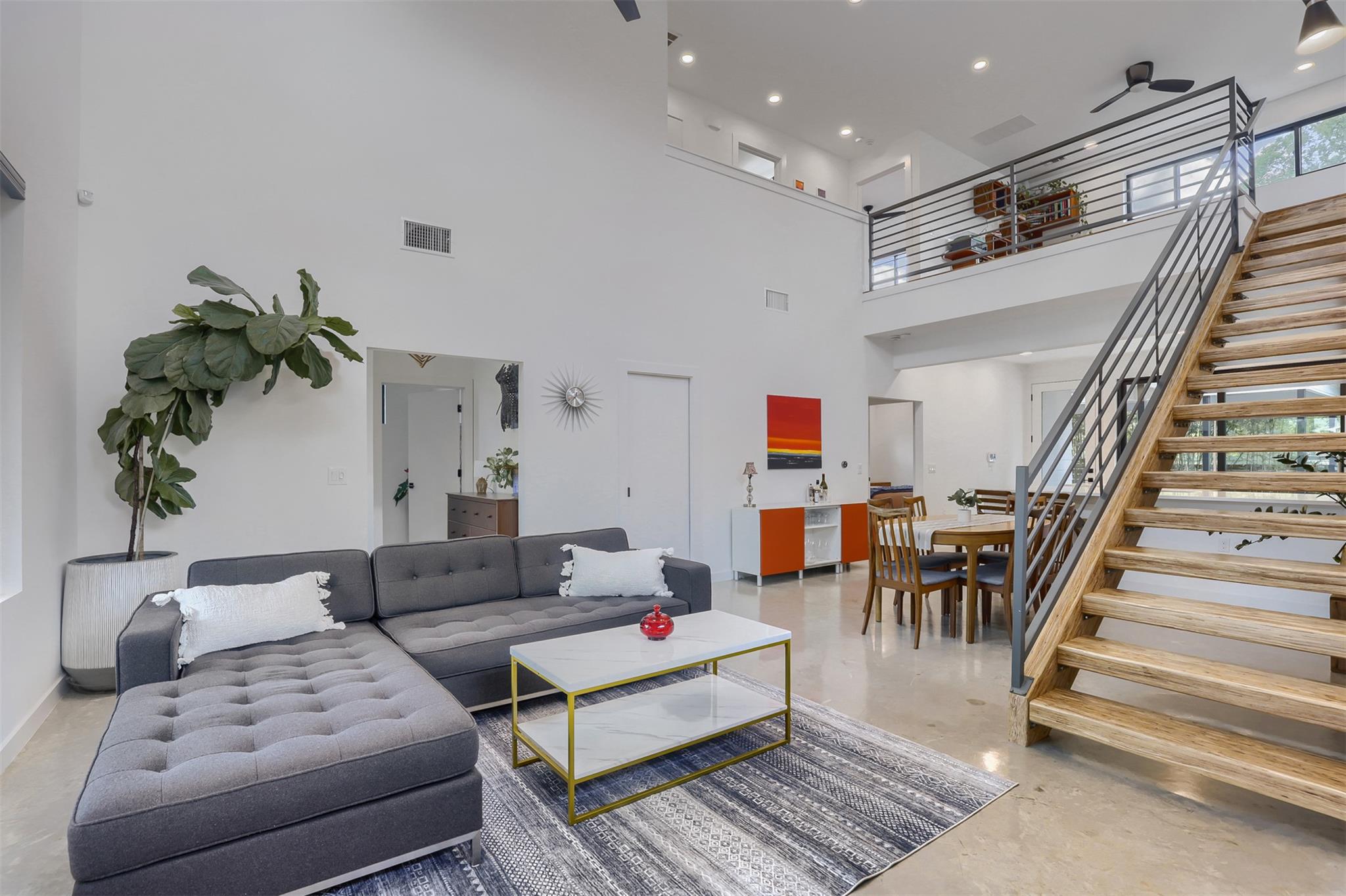 2001 Sl Davis Ave