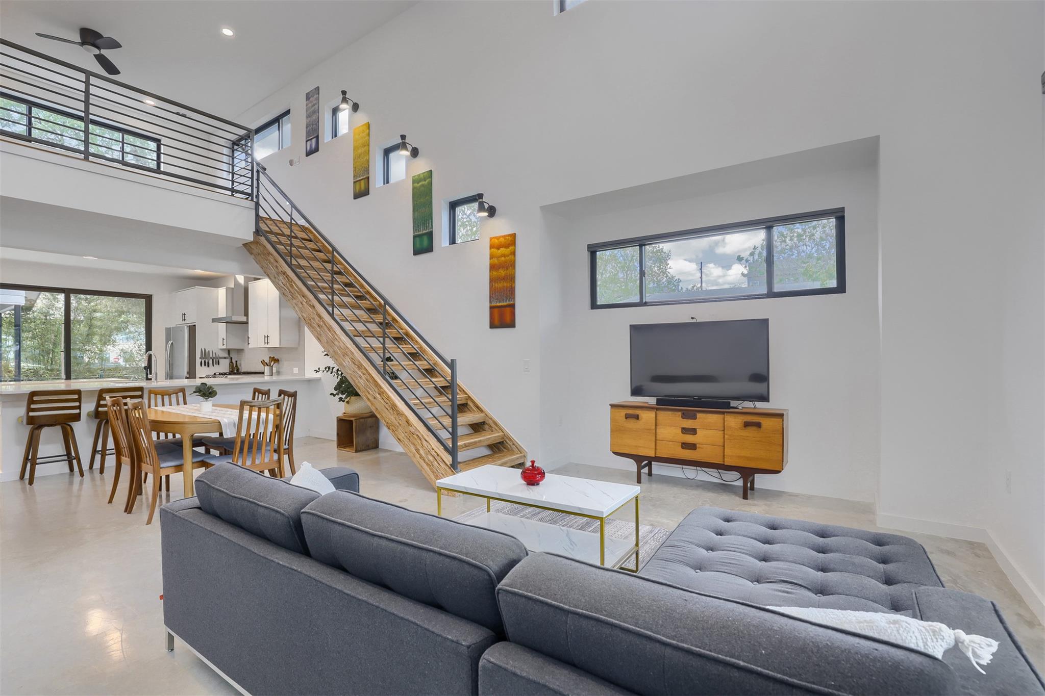 2001 Sl Davis Ave