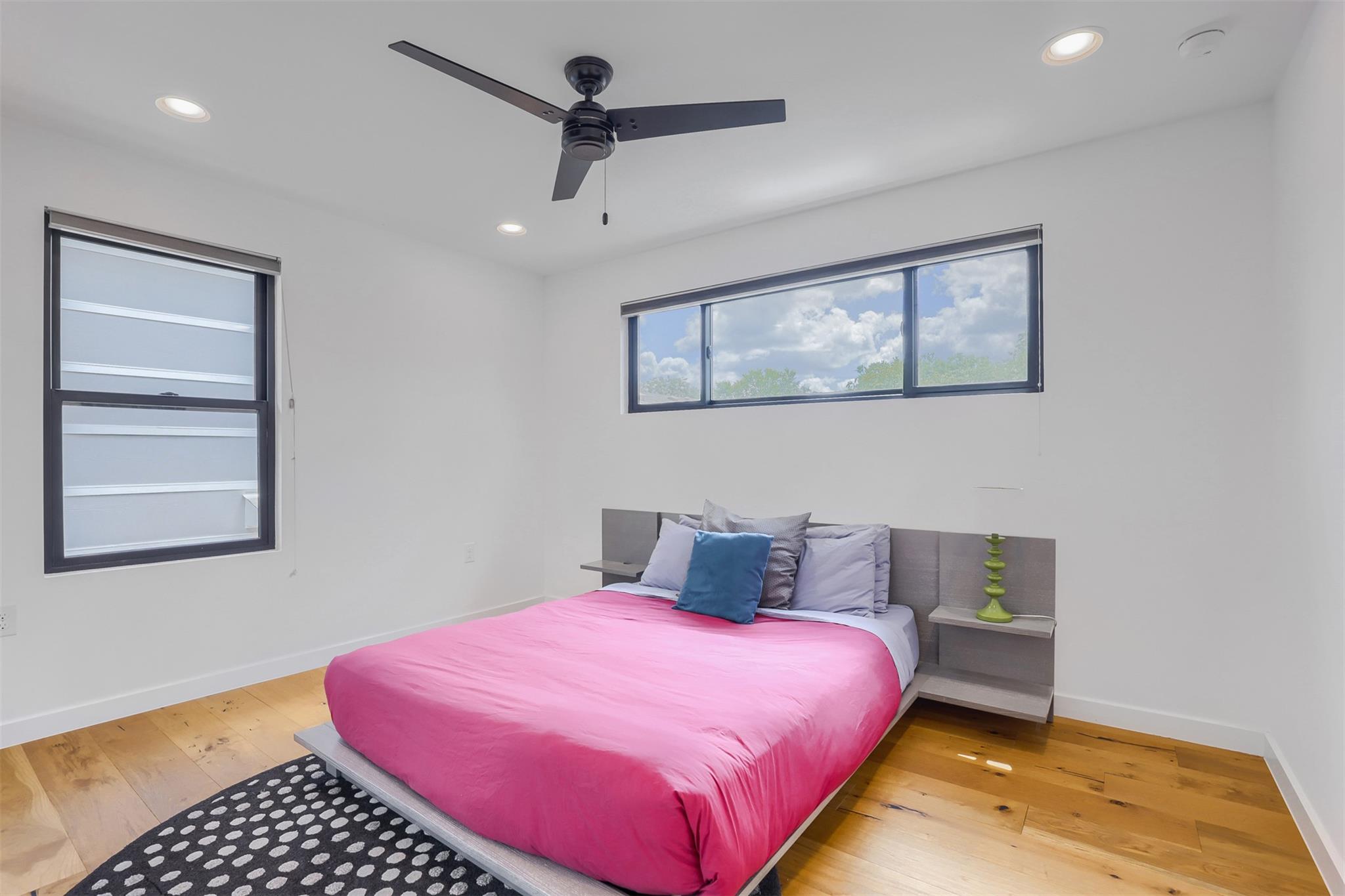 2001 Sl Davis Ave