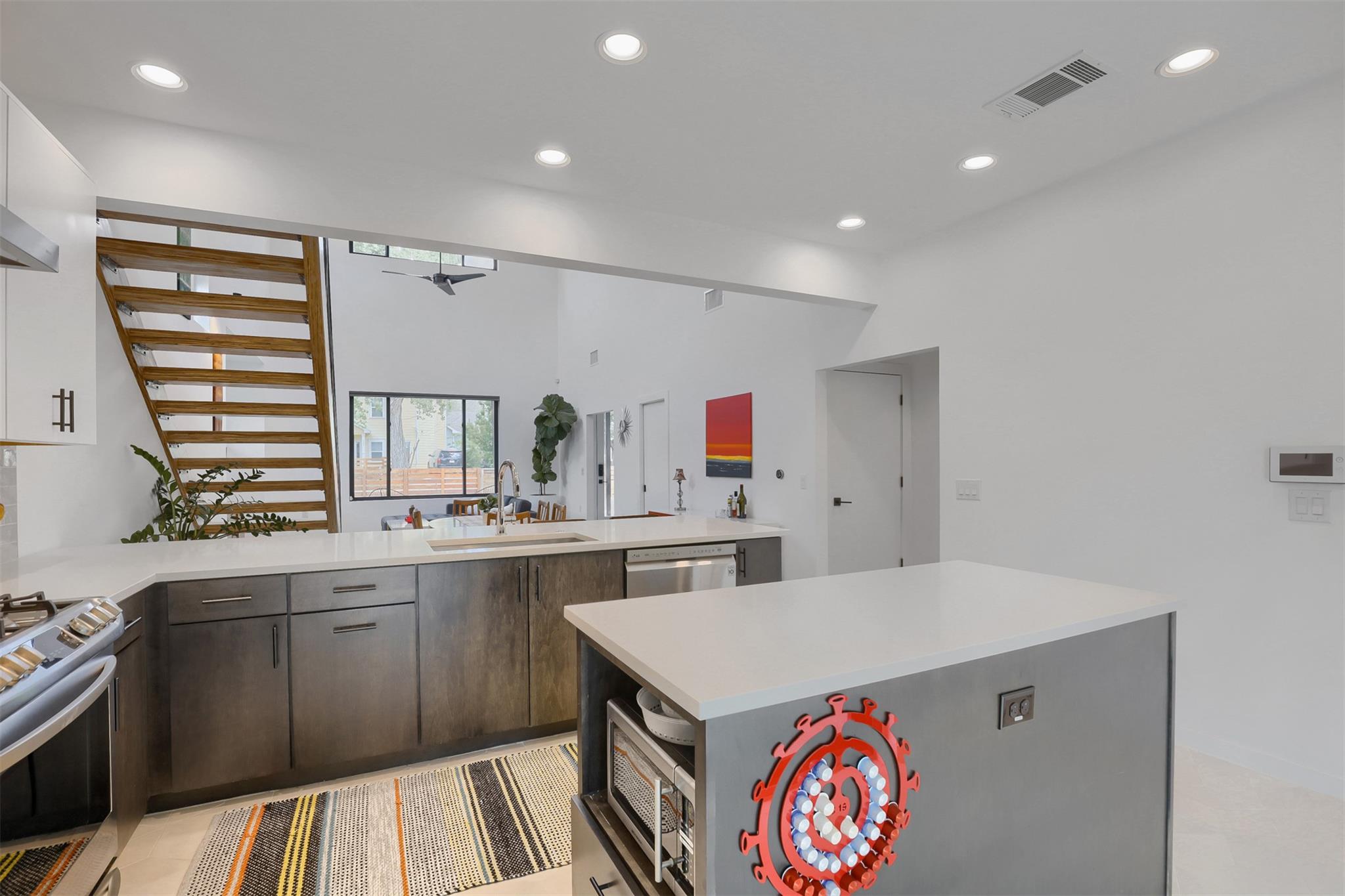 2001 Sl Davis Ave