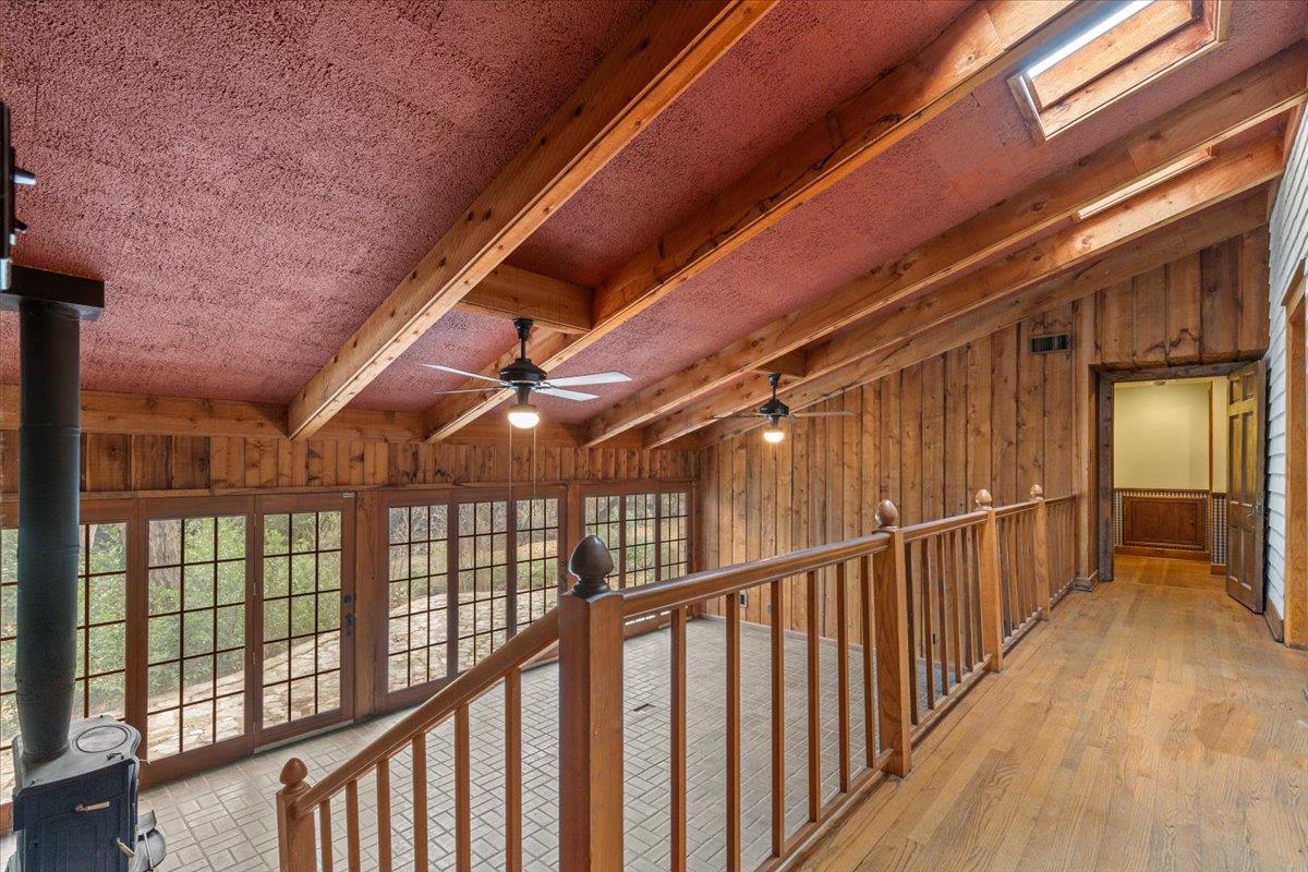 1607 Sharon LN