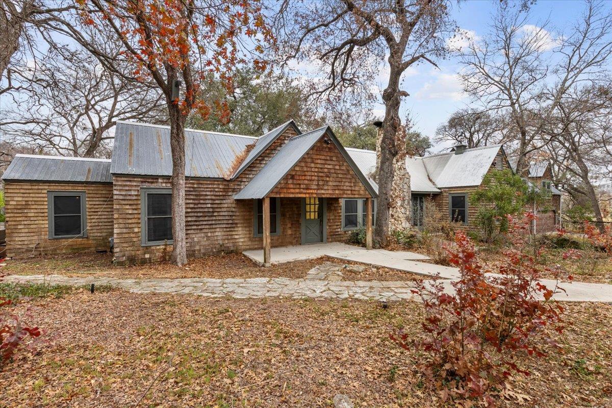 1607 Sharon LN