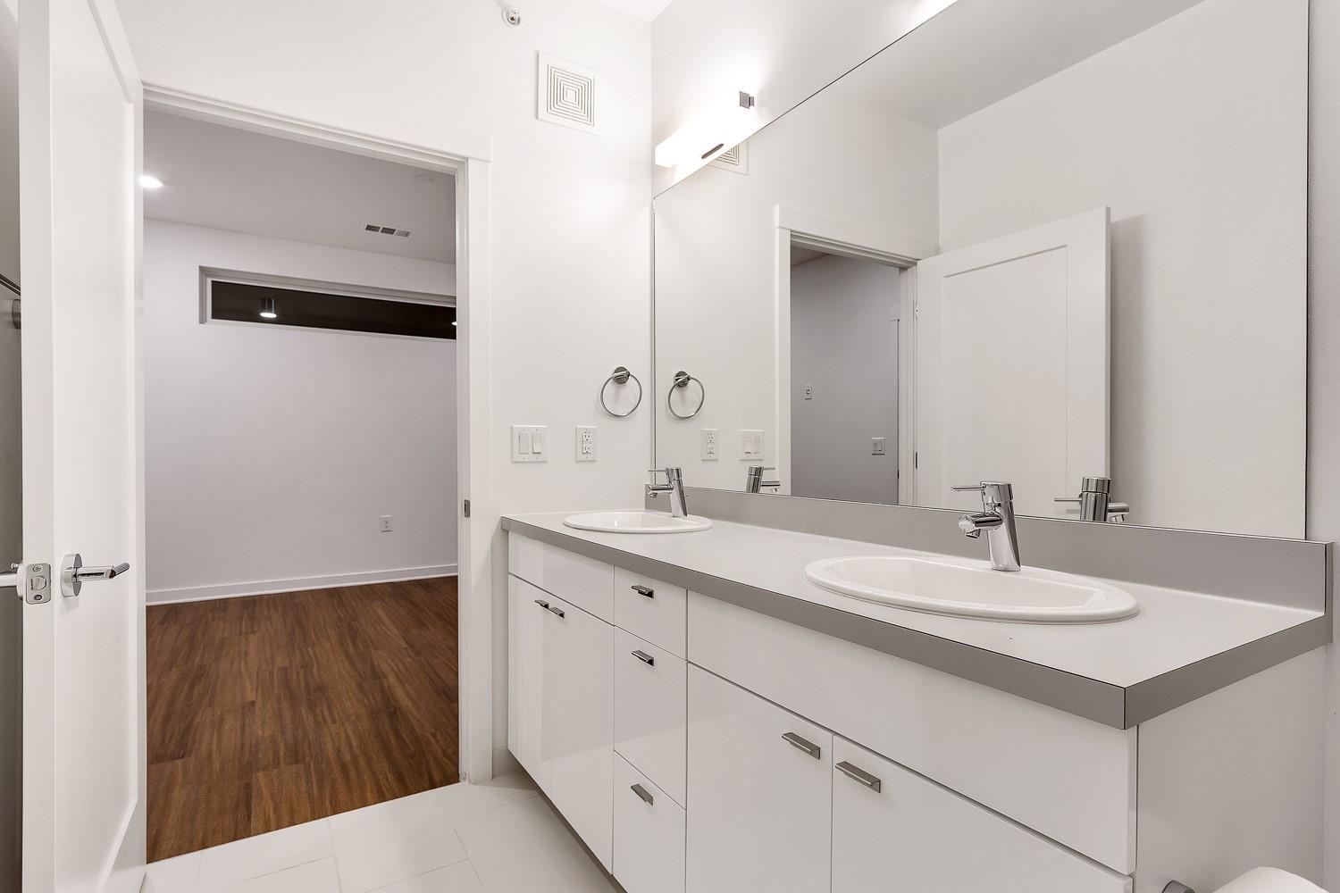 4361 S Congress Ave # 326