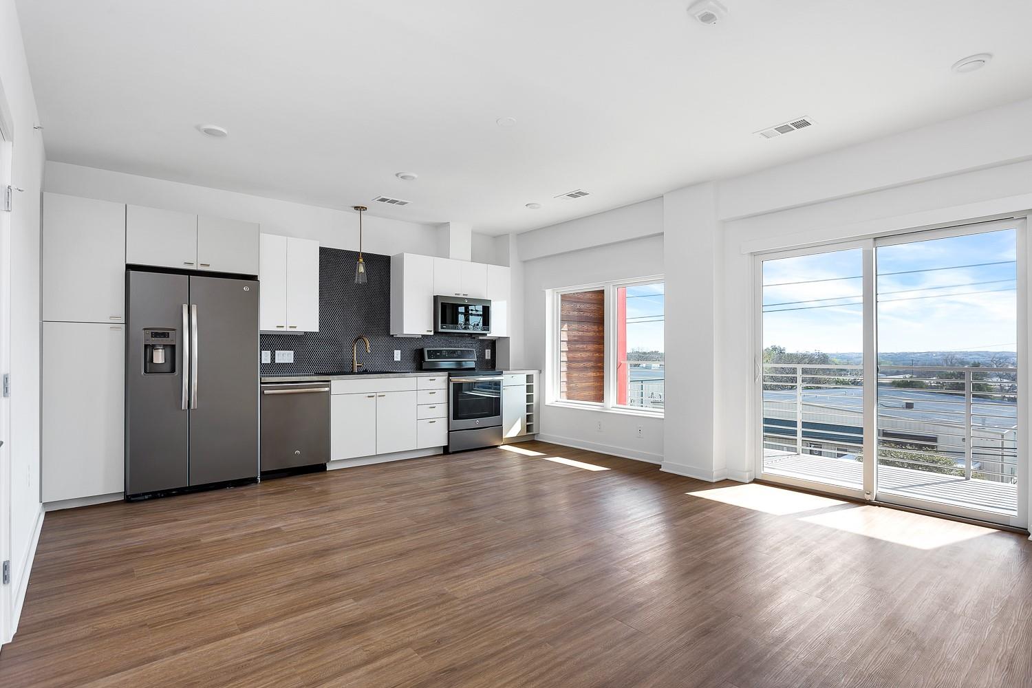 4361 S Congress Ave # 326