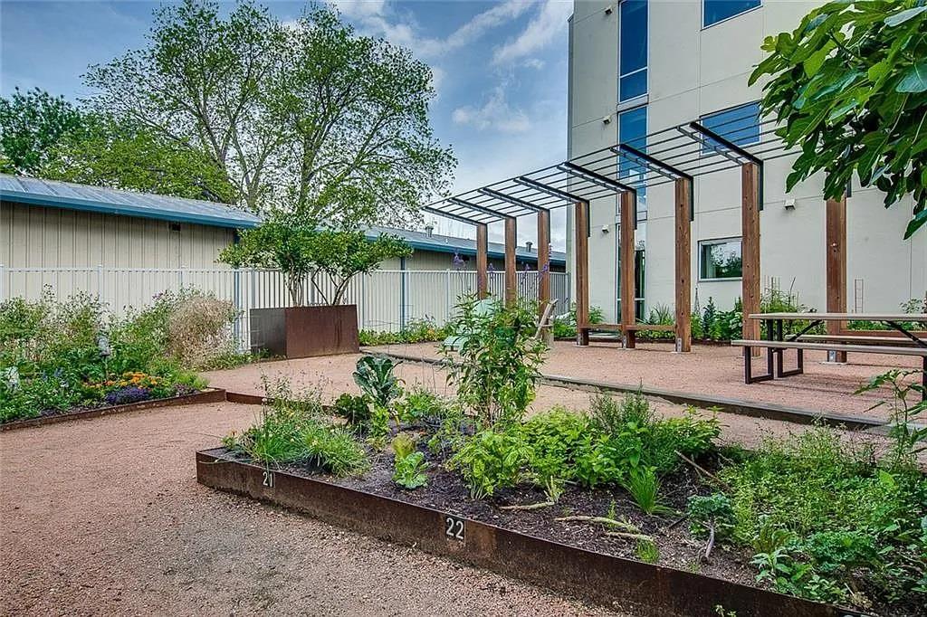 1600 Barton Springs RD # 5110