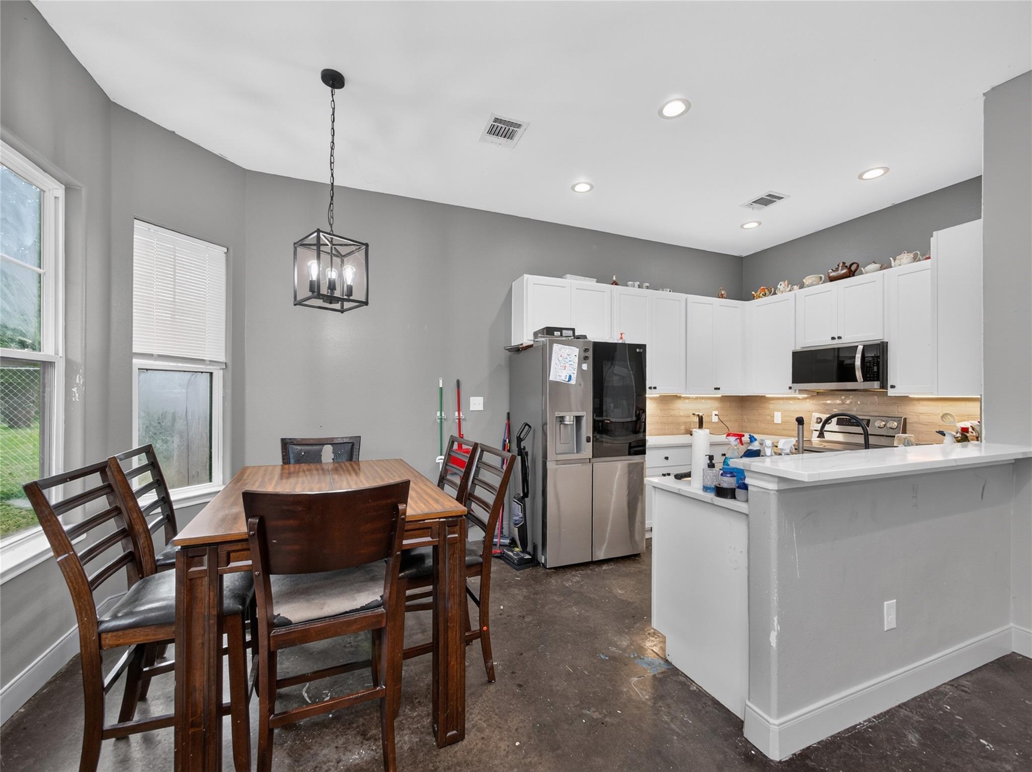 108 W Keomuku LN