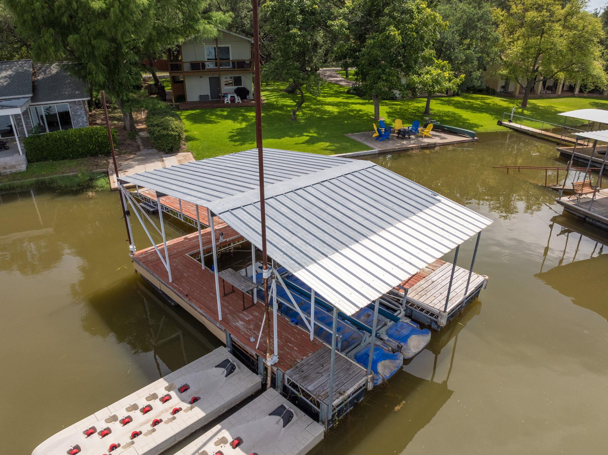 214 Island Lodges DR