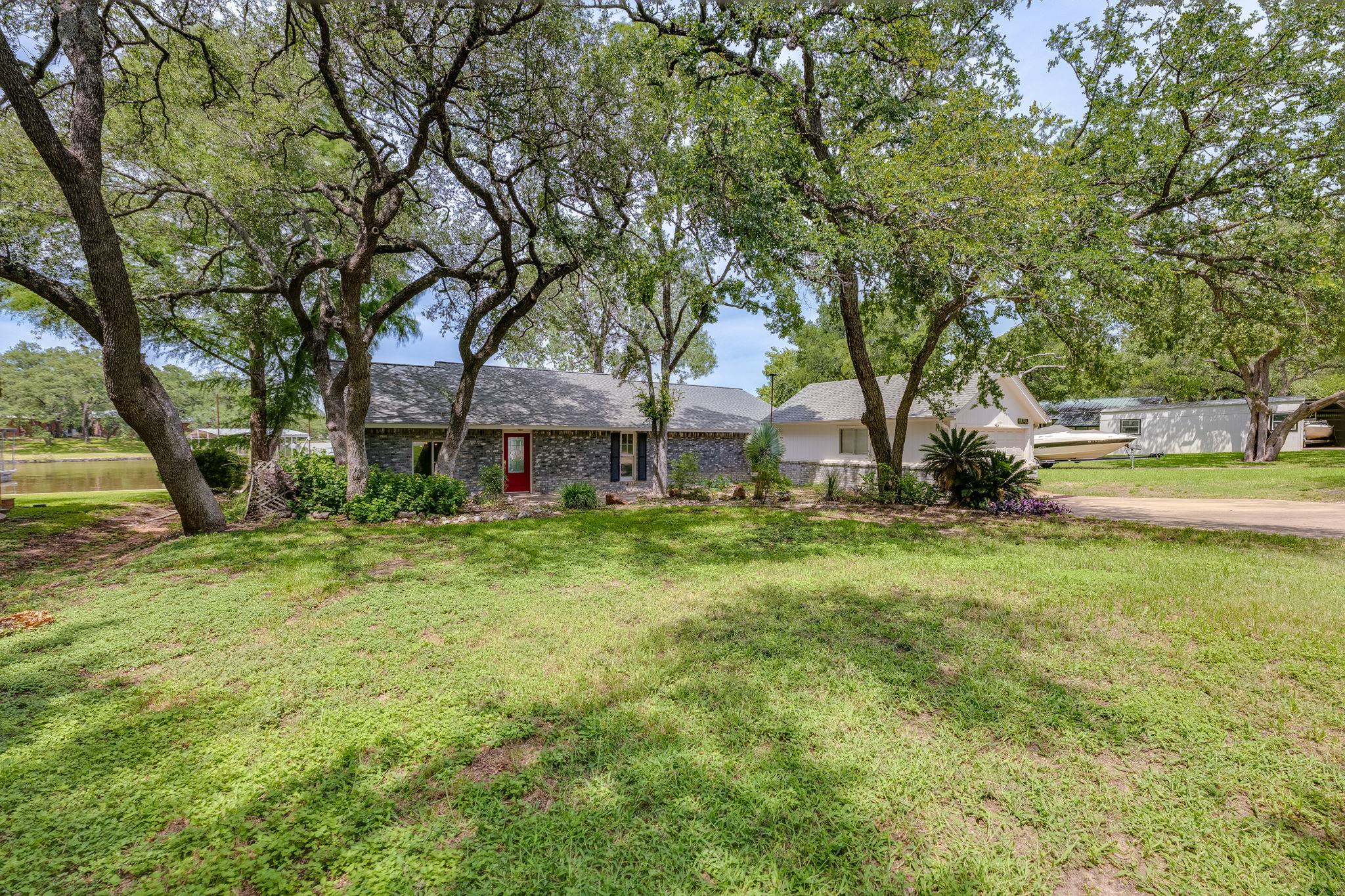 214 Island Lodges DR