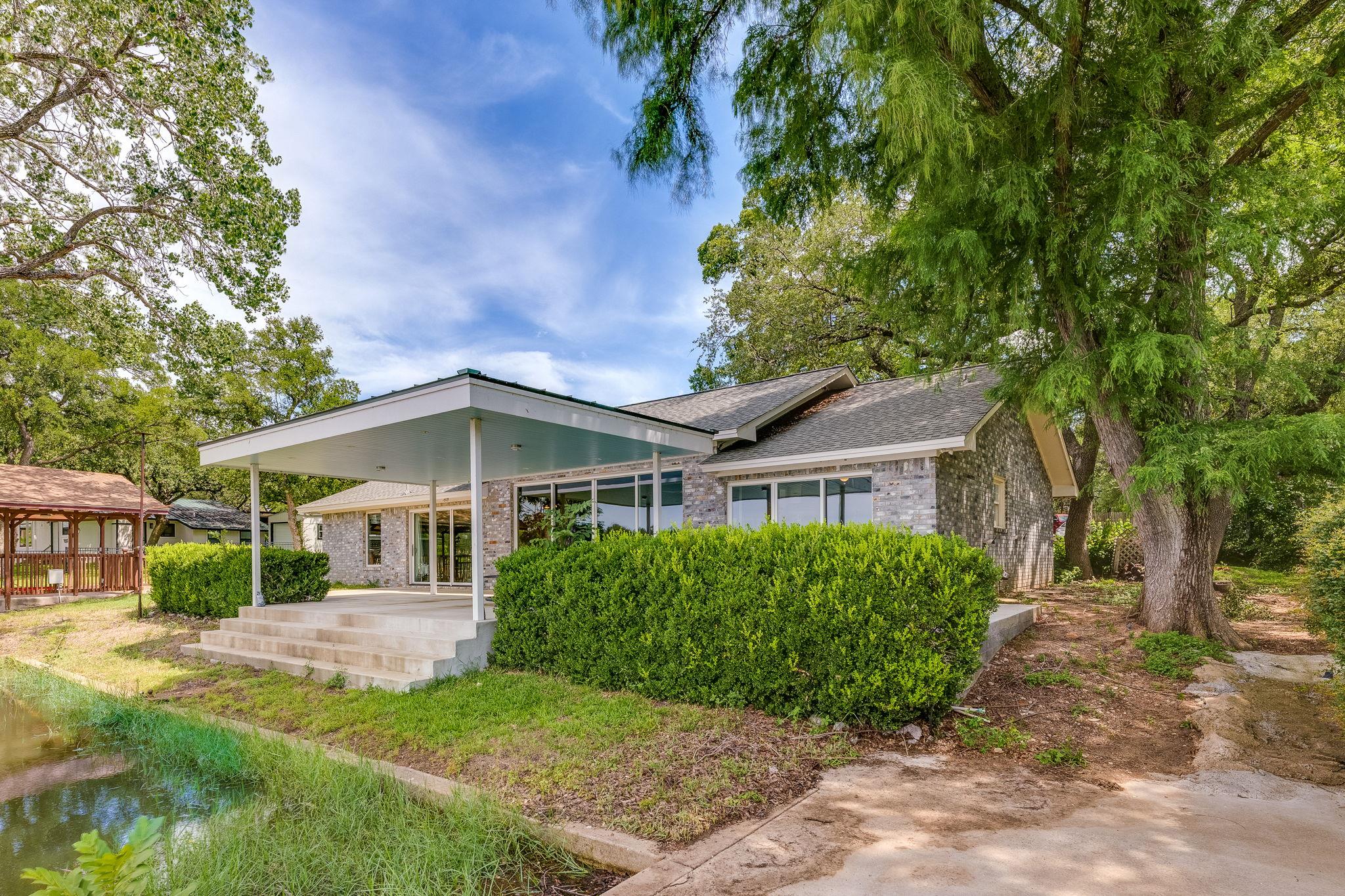 214 Island Lodges DR