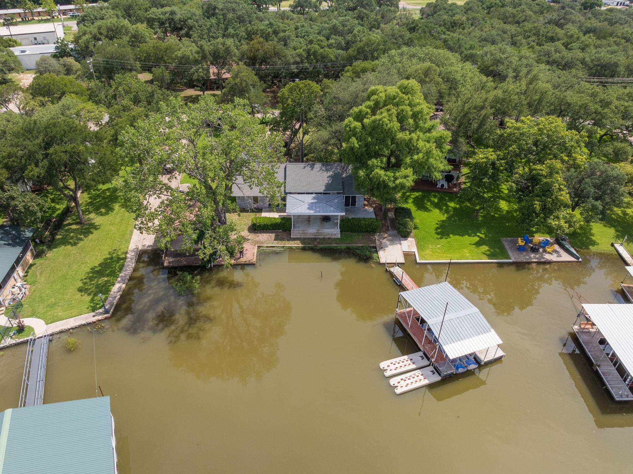 214 Island Lodges DR