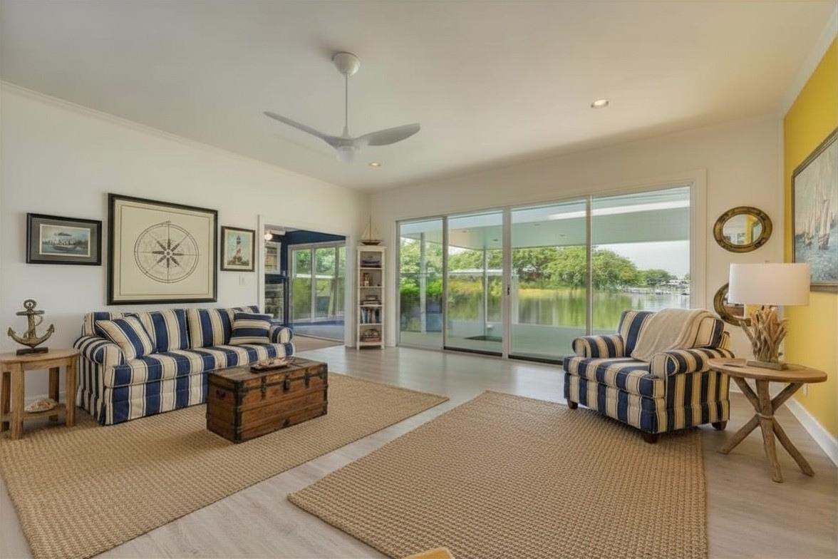 214 Island Lodges DR